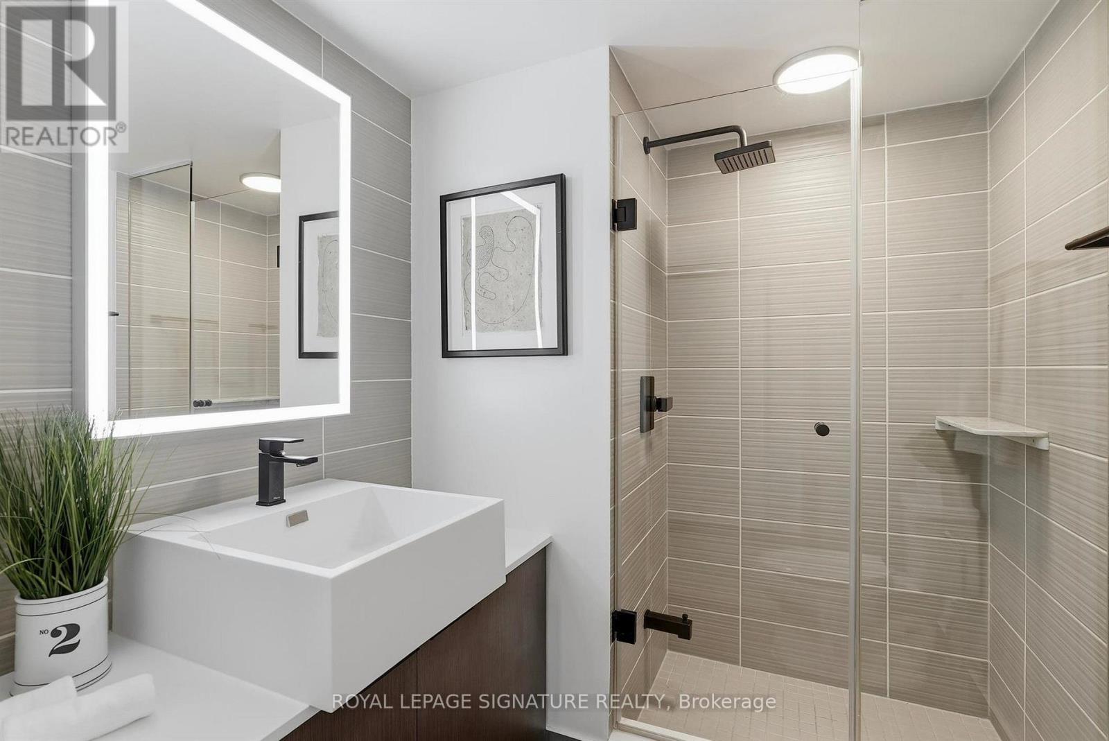 #532 5 HANNA AVENUE - 17