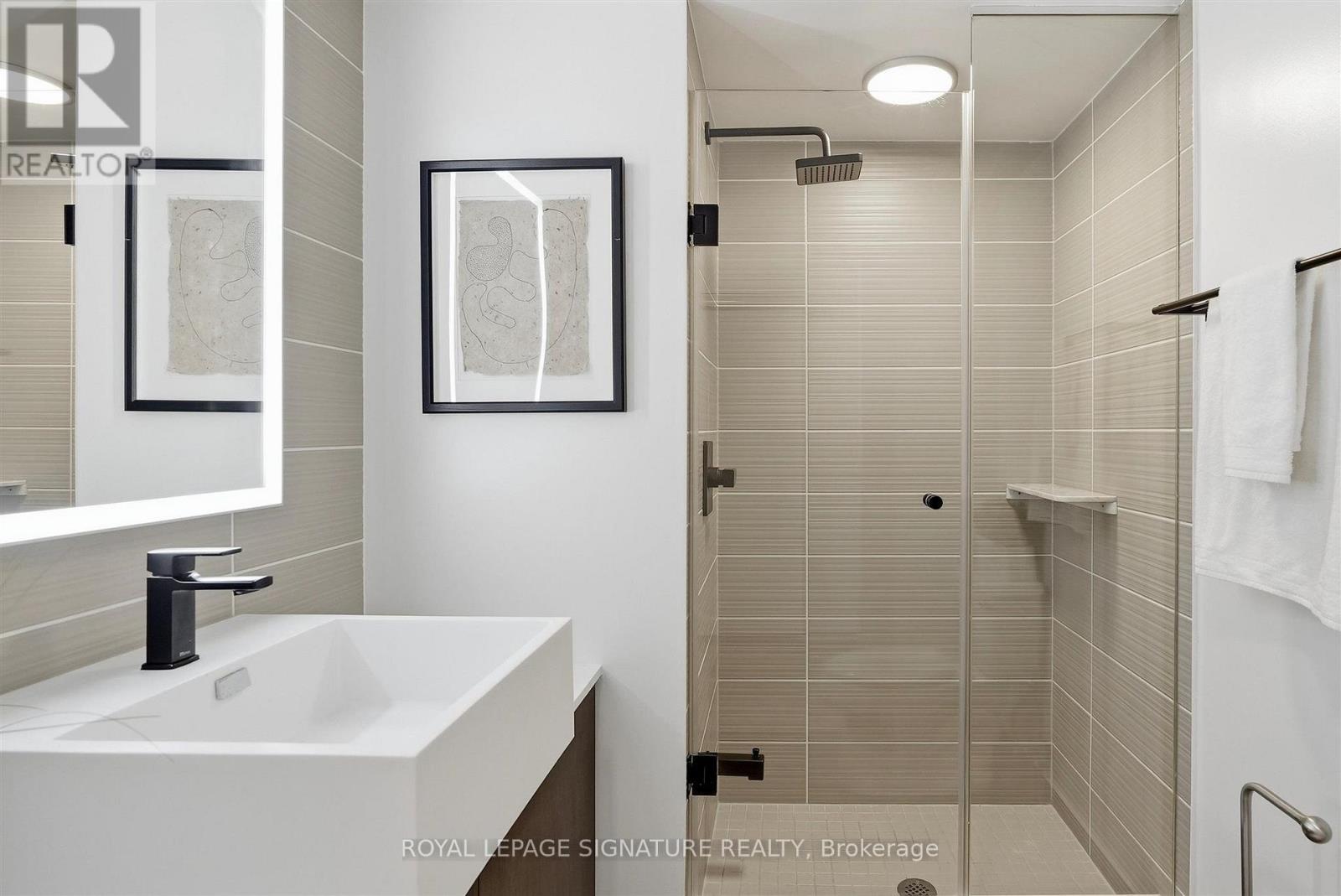 #532 5 HANNA AVENUE - 18