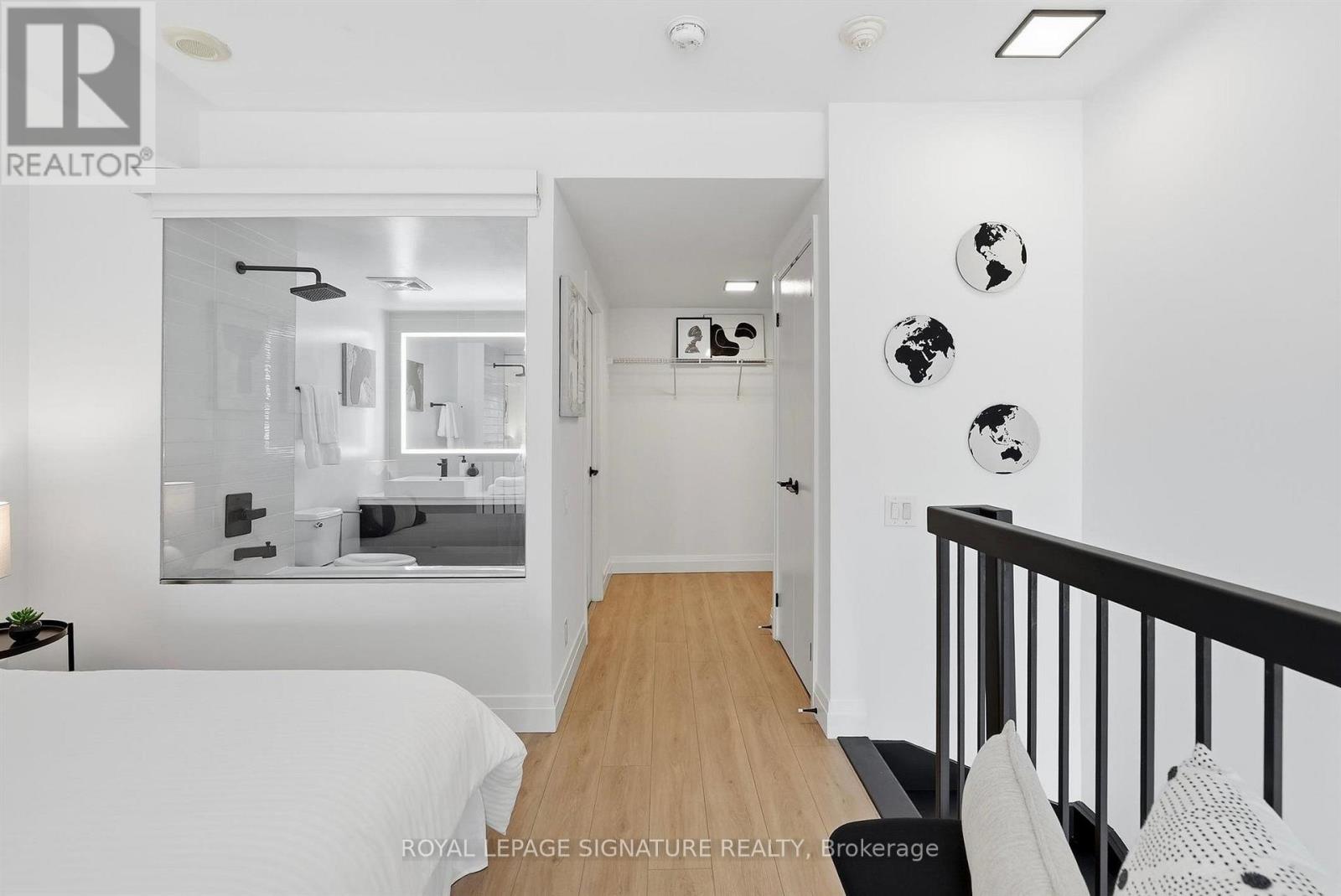 #532 5 HANNA AVENUE - 20