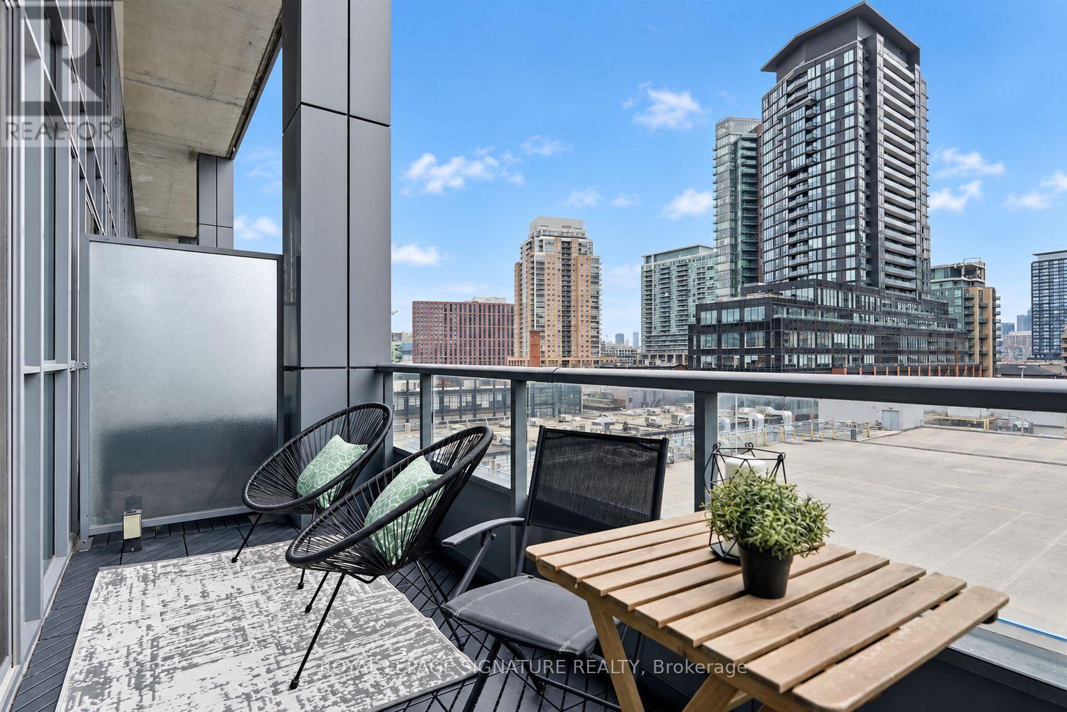 #532 5 HANNA AVENUE - 31