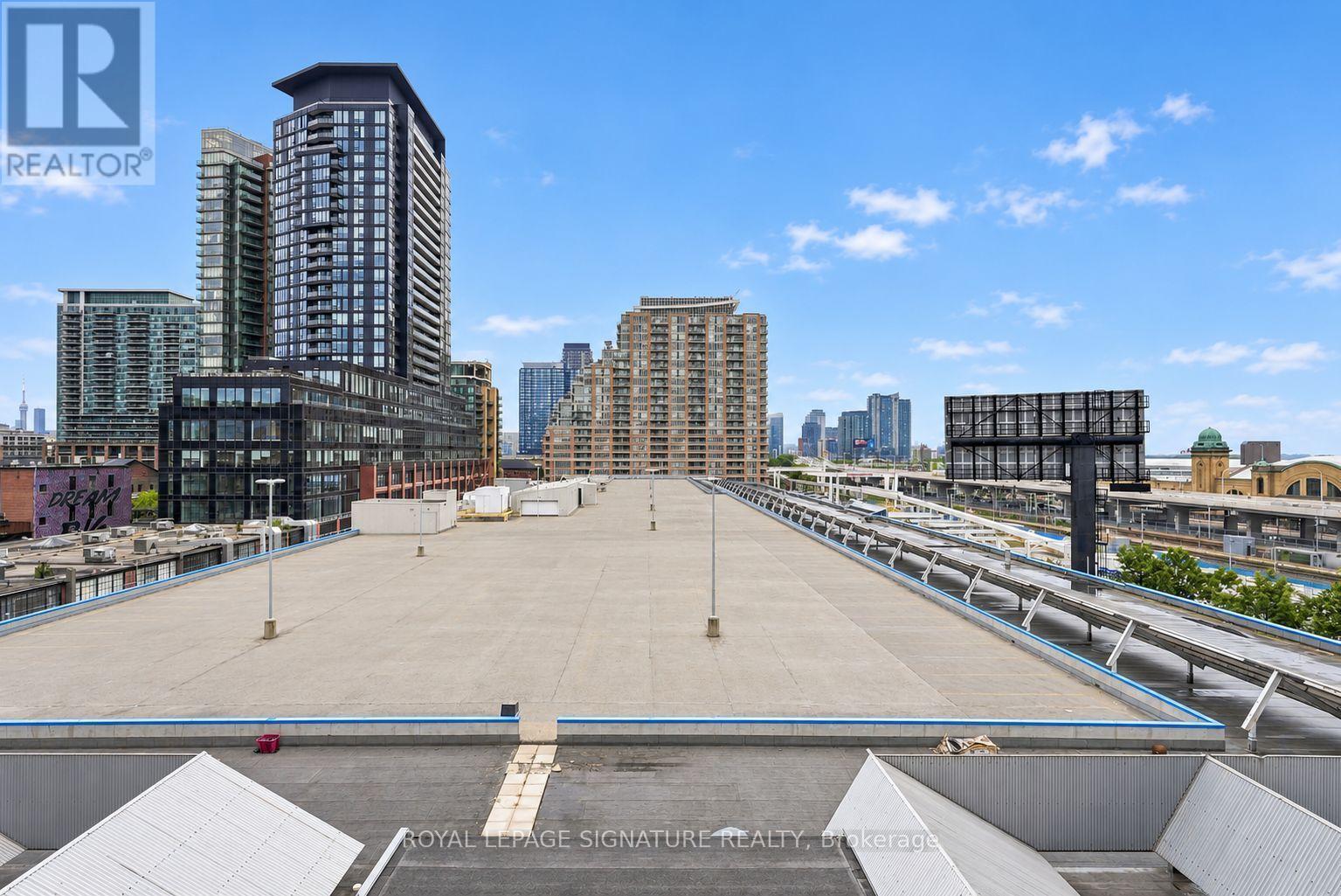 #532 5 HANNA AVENUE - Image 35