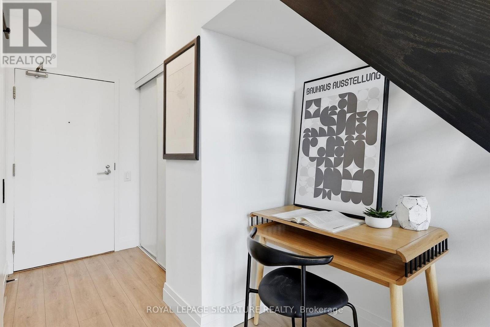#532 5 HANNA AVENUE - 4