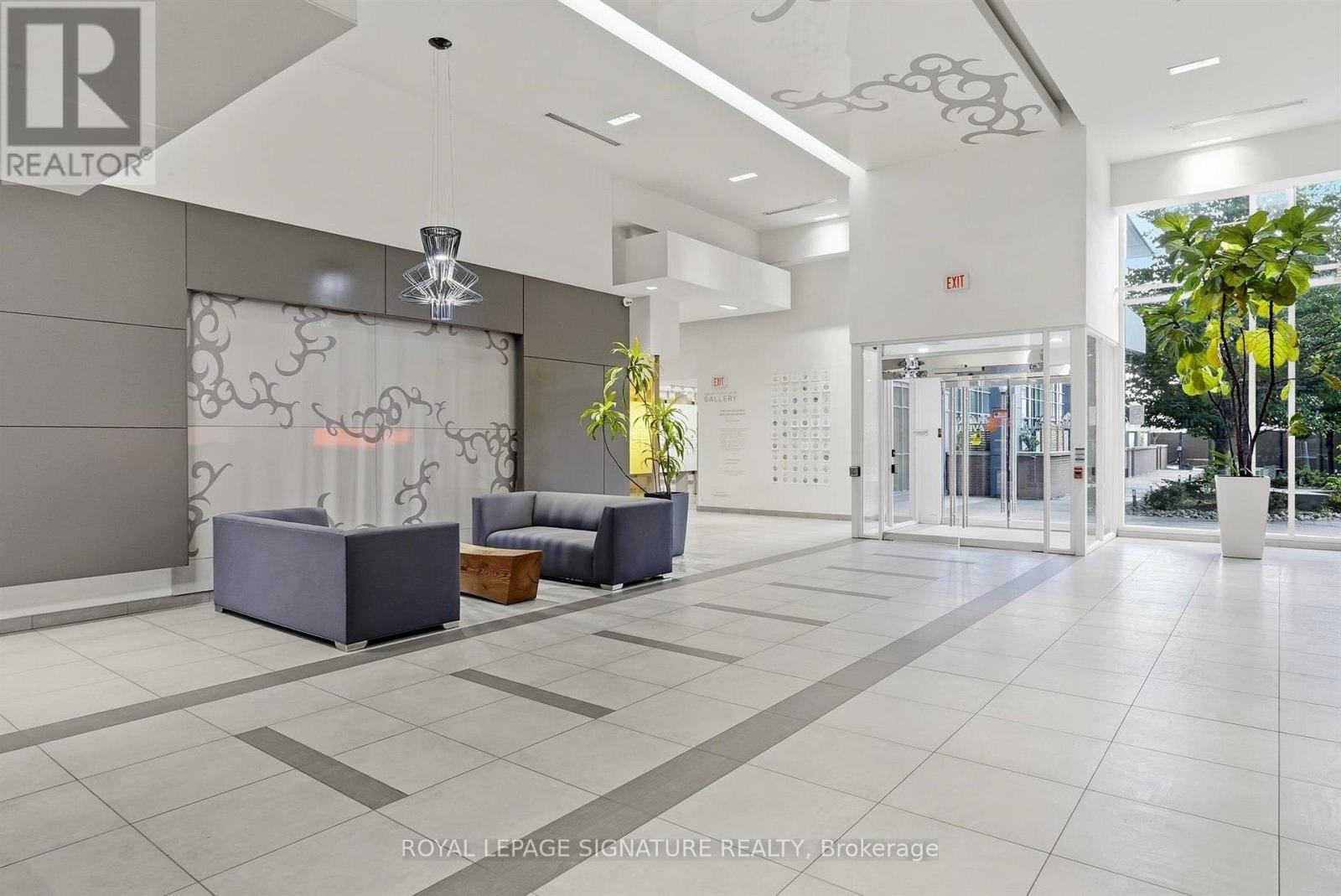 #532 5 HANNA AVENUE - 47