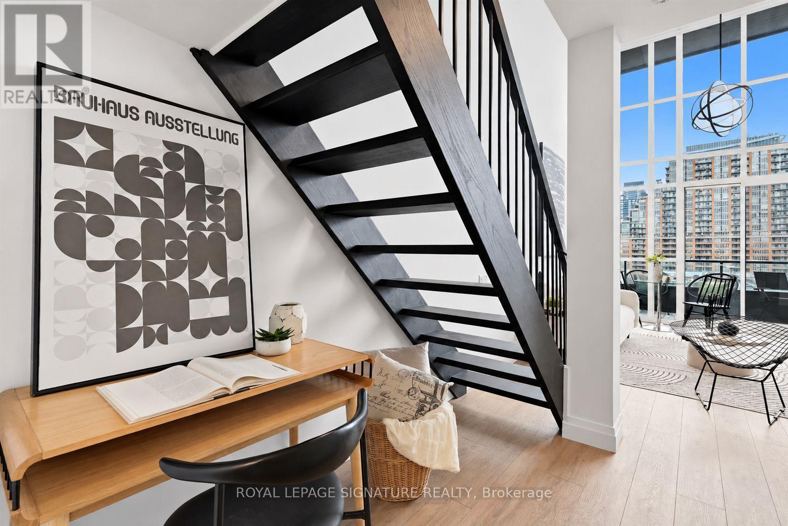 #532 5 HANNA AVENUE - 5
