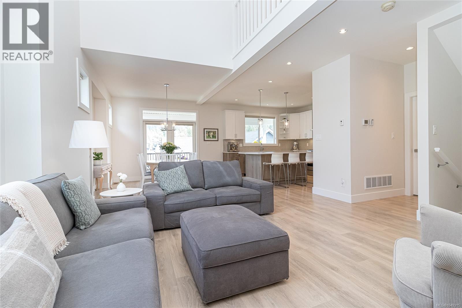 832 Ashbury Ave, Langford — photo 9