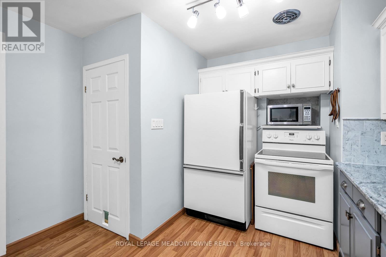 48 GARSIDE AVENUE - 10