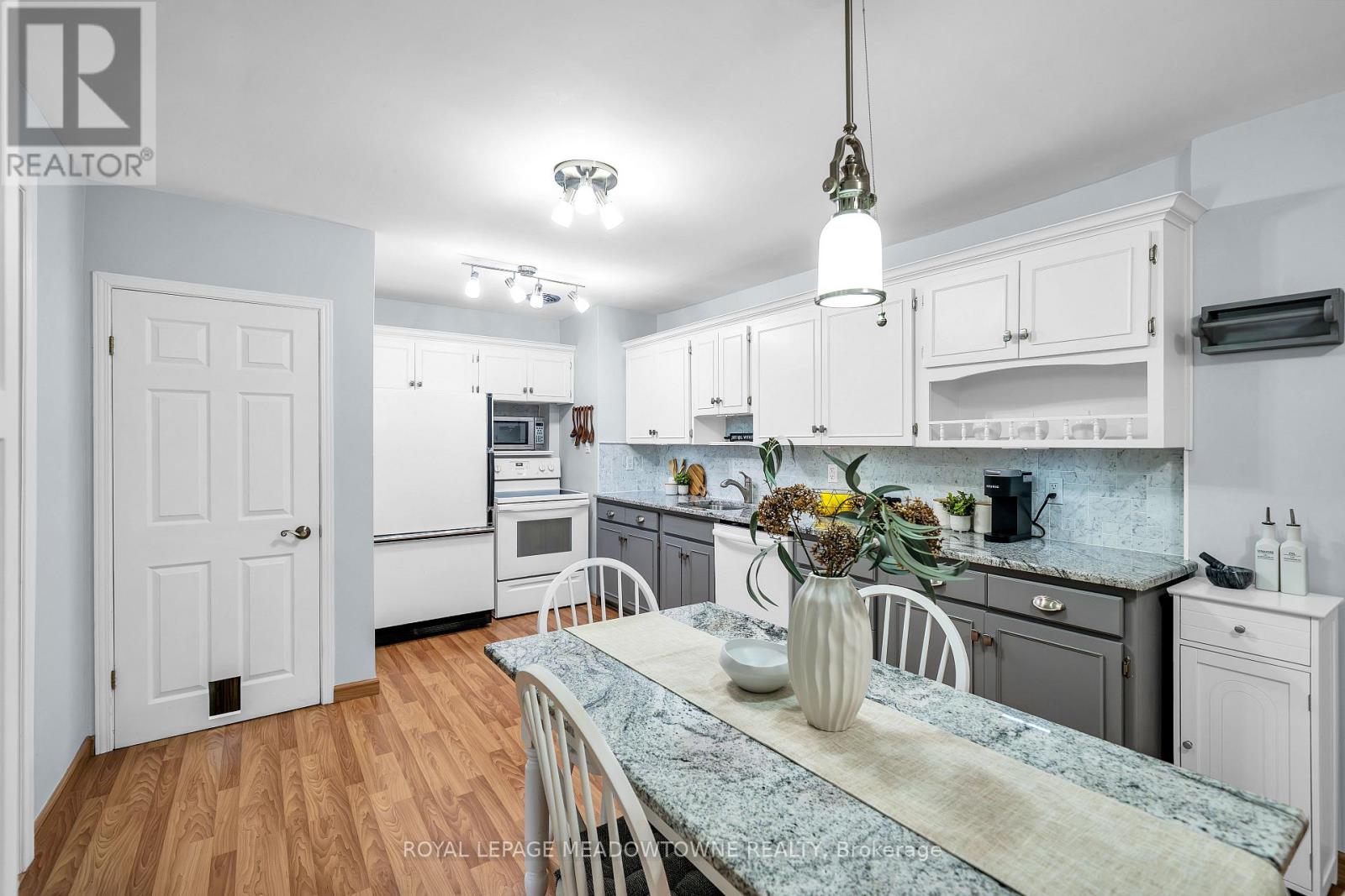 48 GARSIDE AVENUE - 12