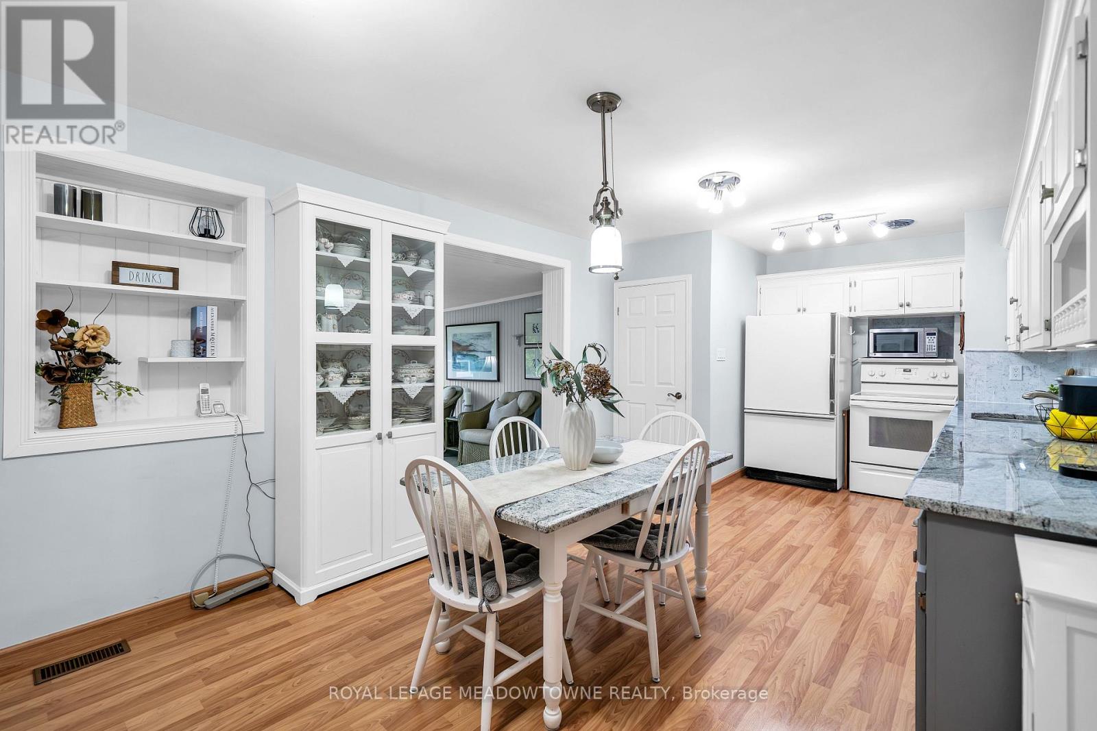 48 GARSIDE AVENUE - 13