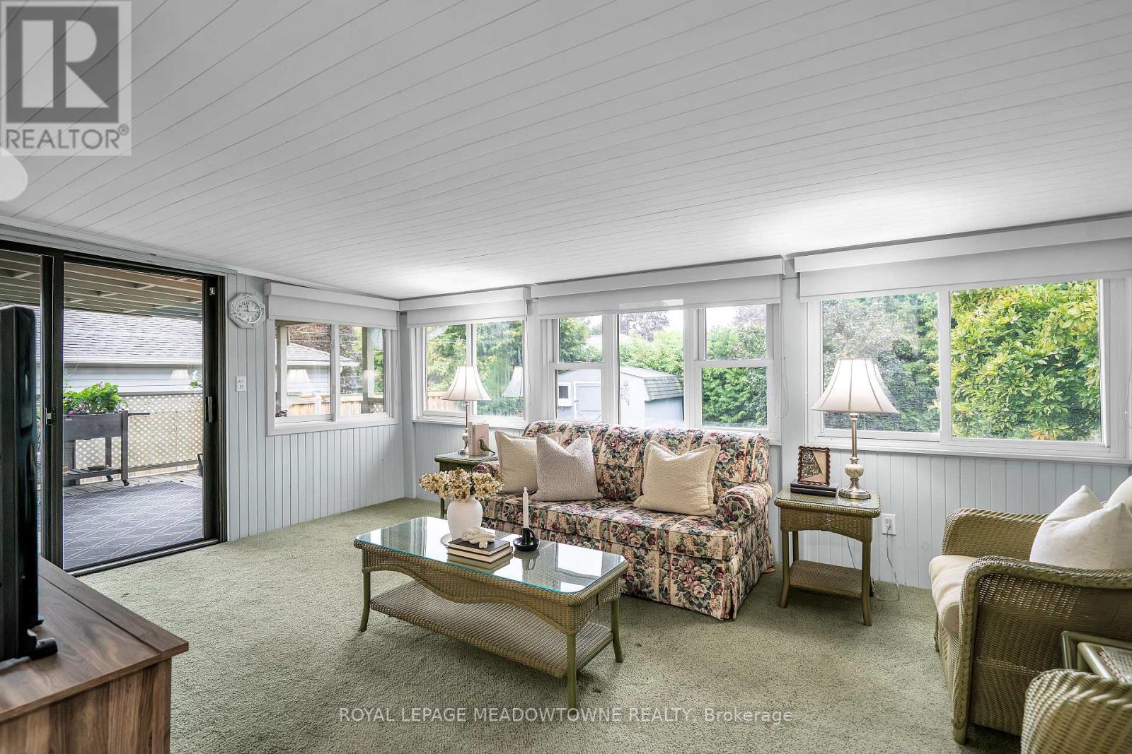 48 GARSIDE AVENUE - 19