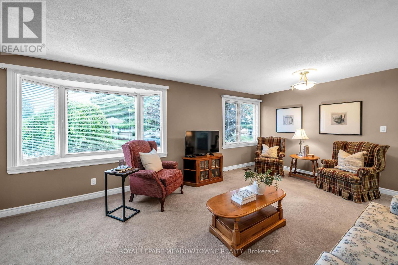 48 GARSIDE AVENUE - 23