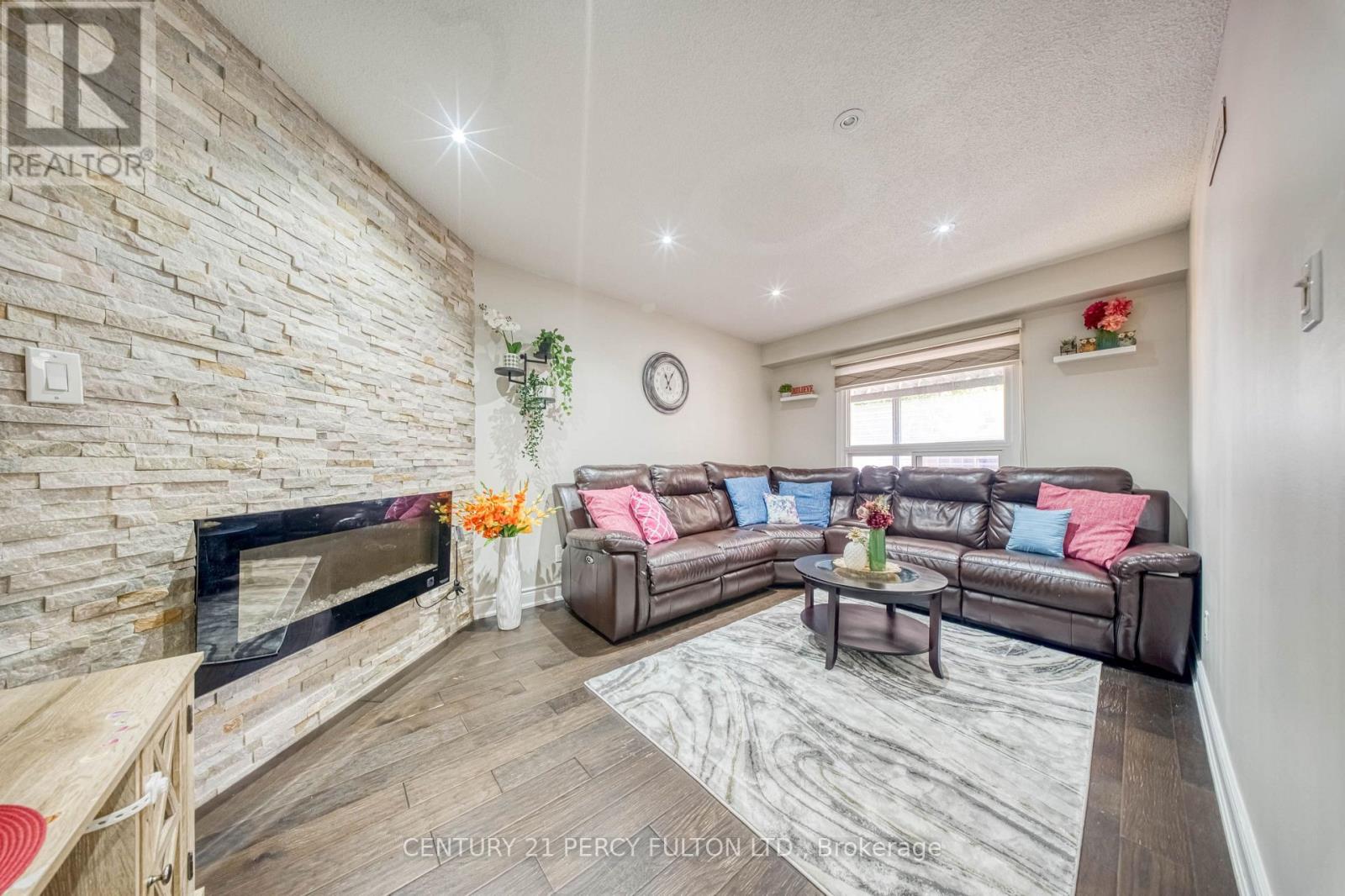 46 HEARNE CRESCENT - 12