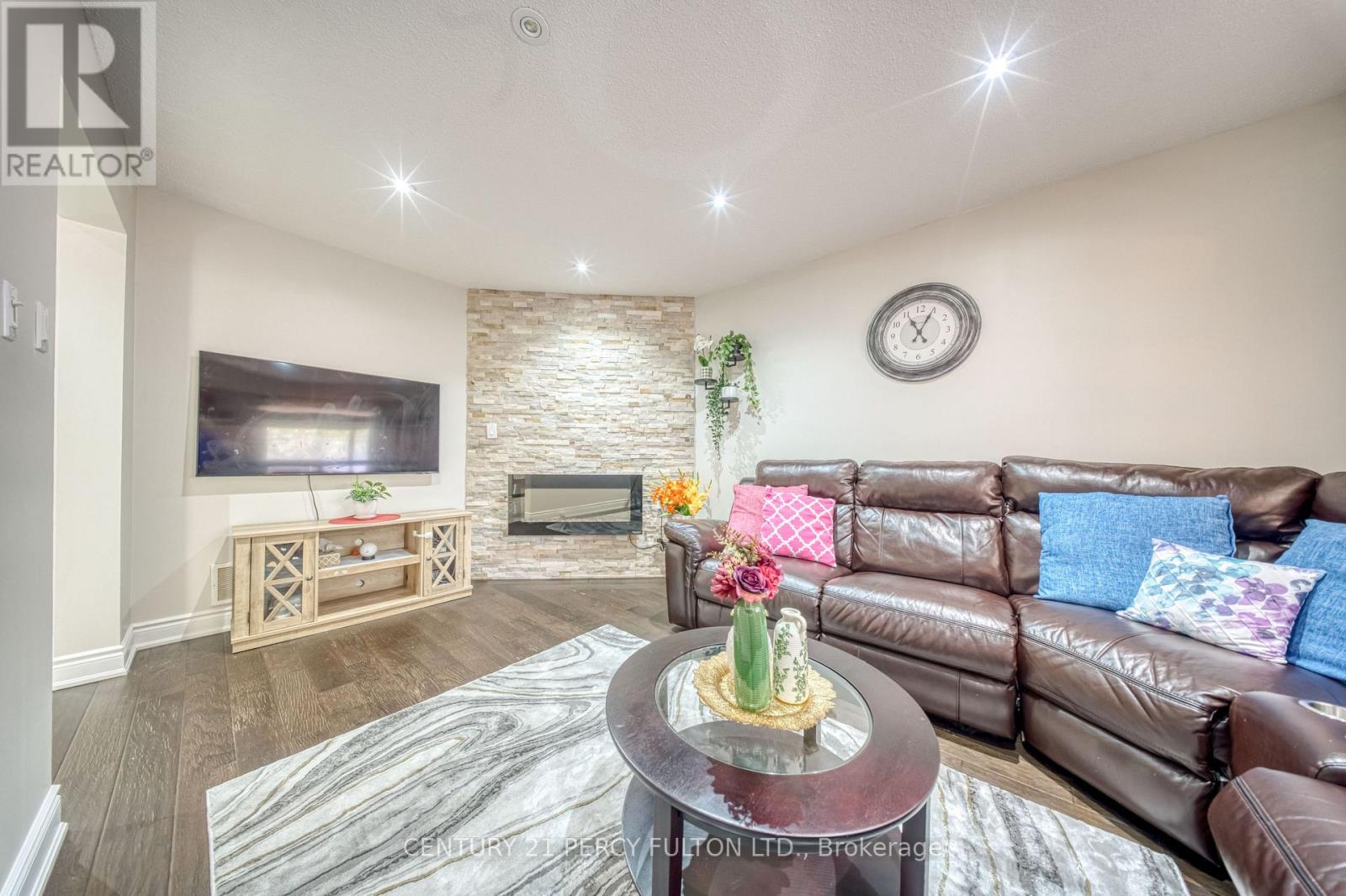 46 HEARNE CRESCENT - 14