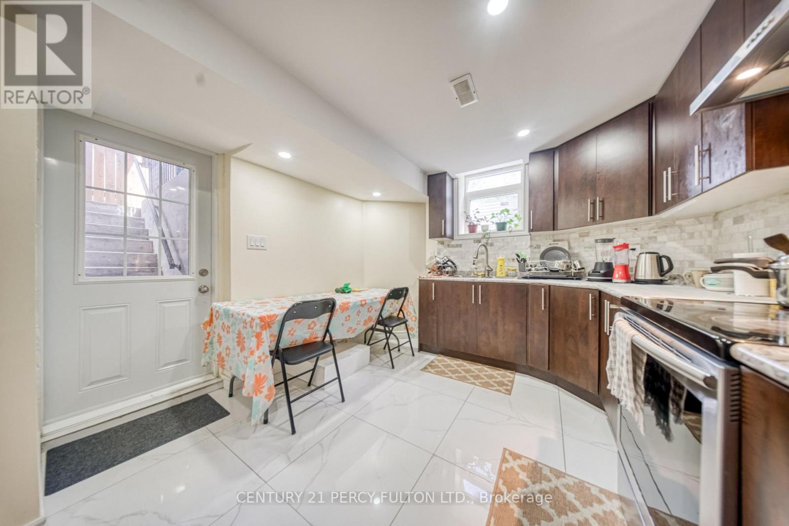 46 HEARNE CRESCENT - Image 25