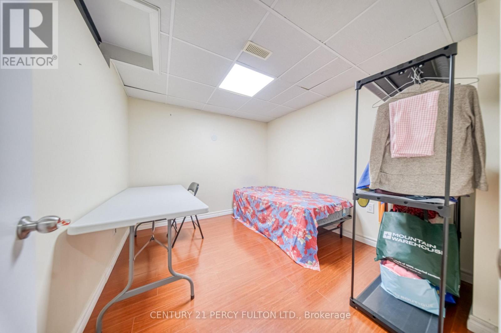 46 HEARNE CRESCENT - 28
