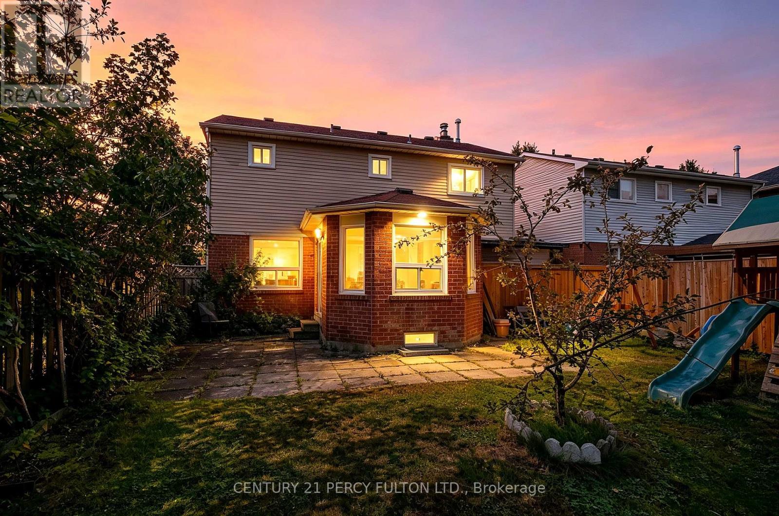 46 HEARNE CRESCENT - 40