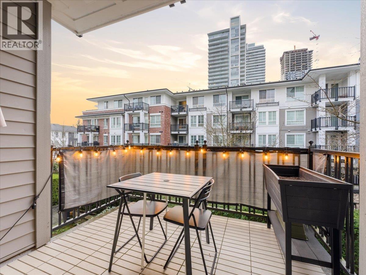 205 553 FOSTER AVENUE, Coquitlam