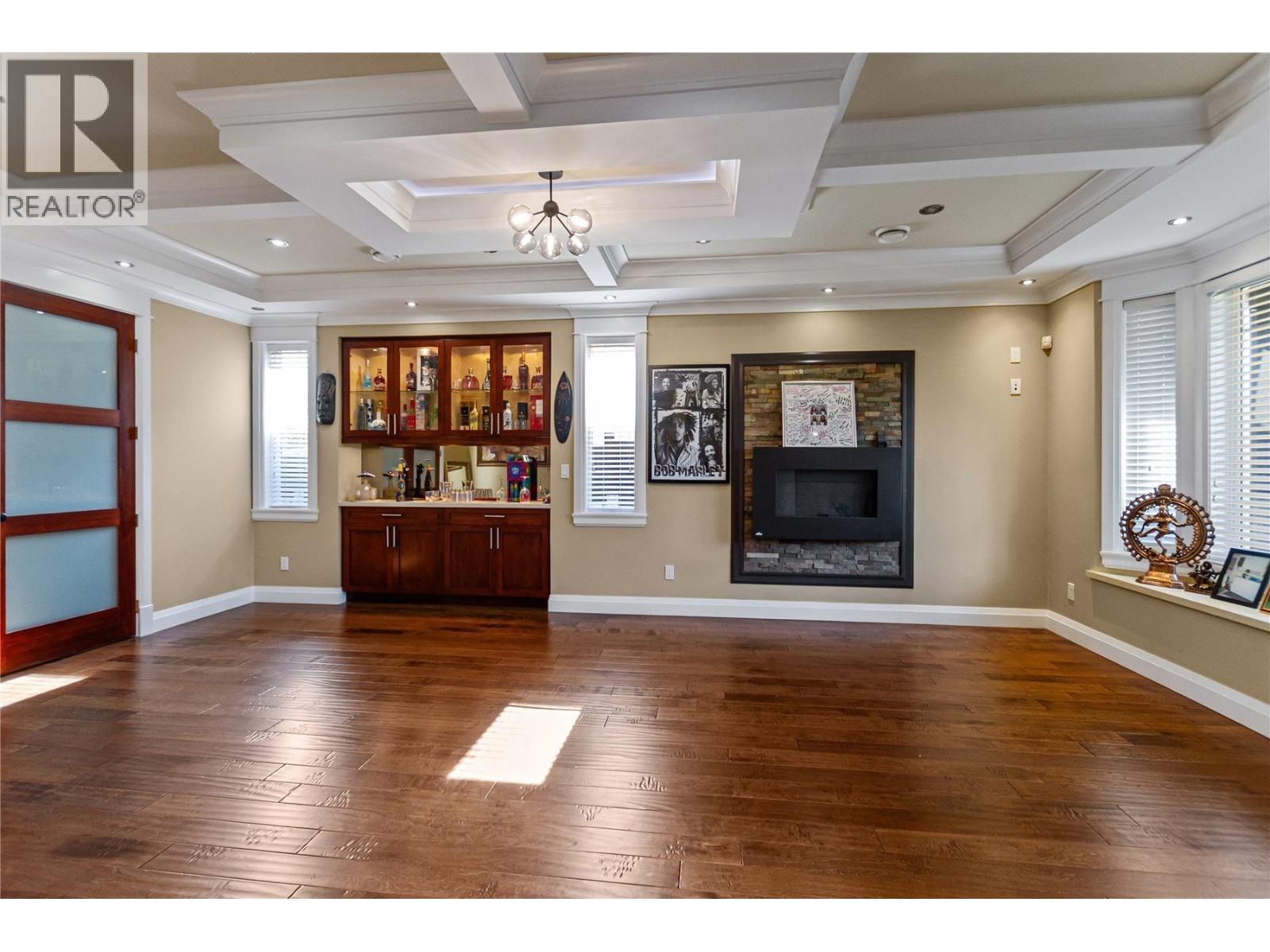 8330 12TH AVENUE, Burnaby — photo 3