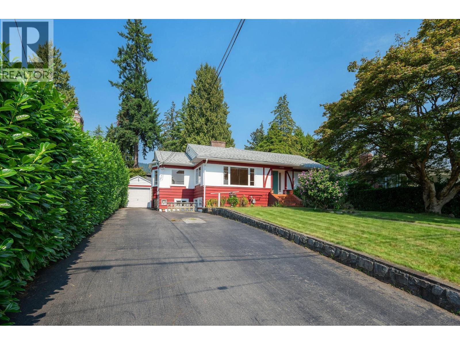 1737 HAYWOOD AVENUE, West Vancouver