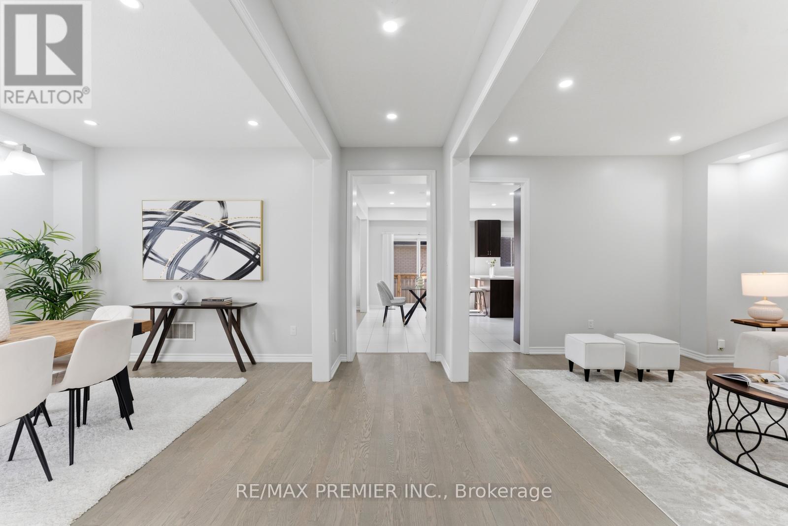 122 MCKENZIE WAY, Bradford West Gwillimbury (Bradford) — photo 7