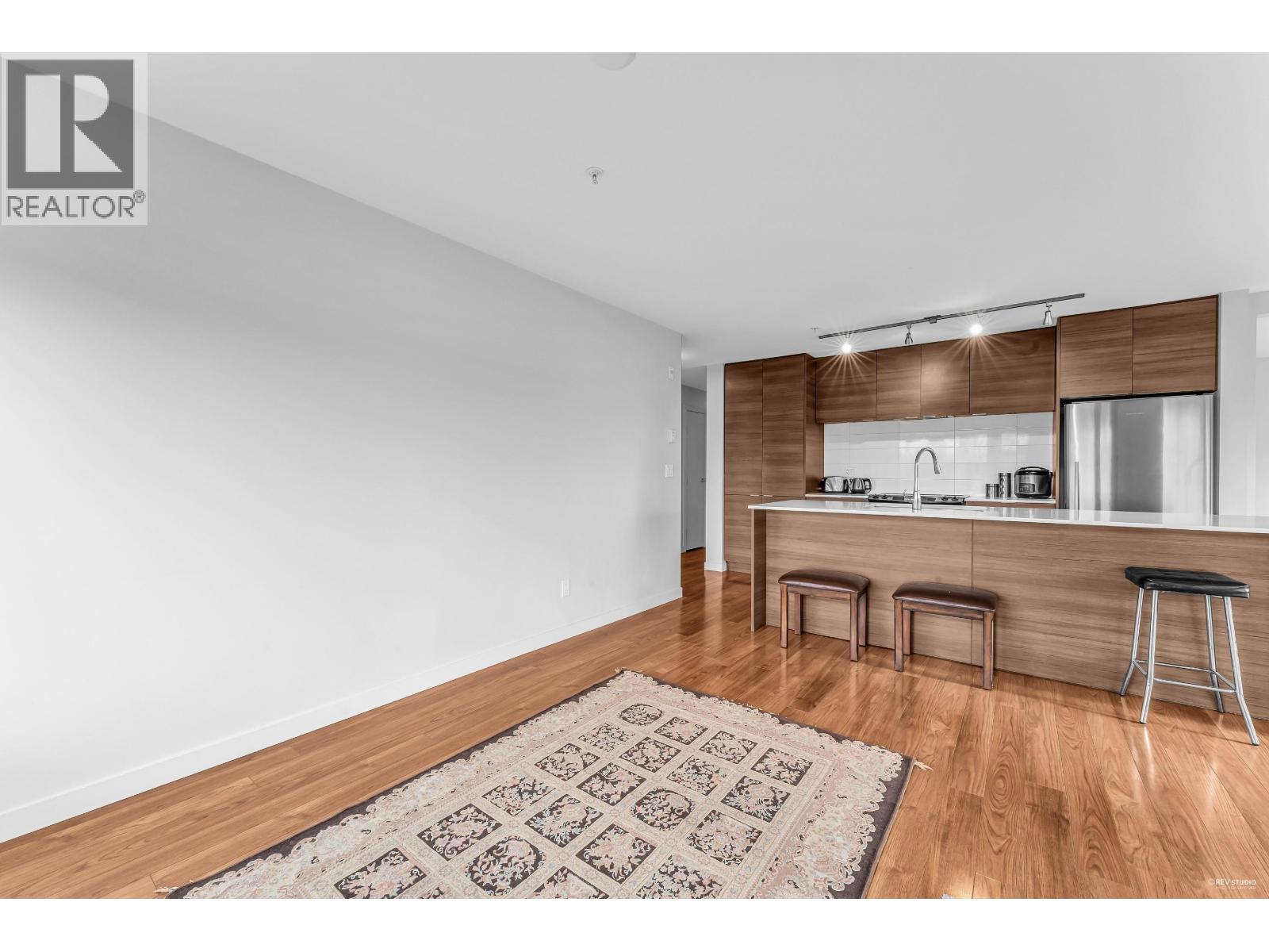 305 1677 LLOYD AVENUE, North Vancouver — photo 5