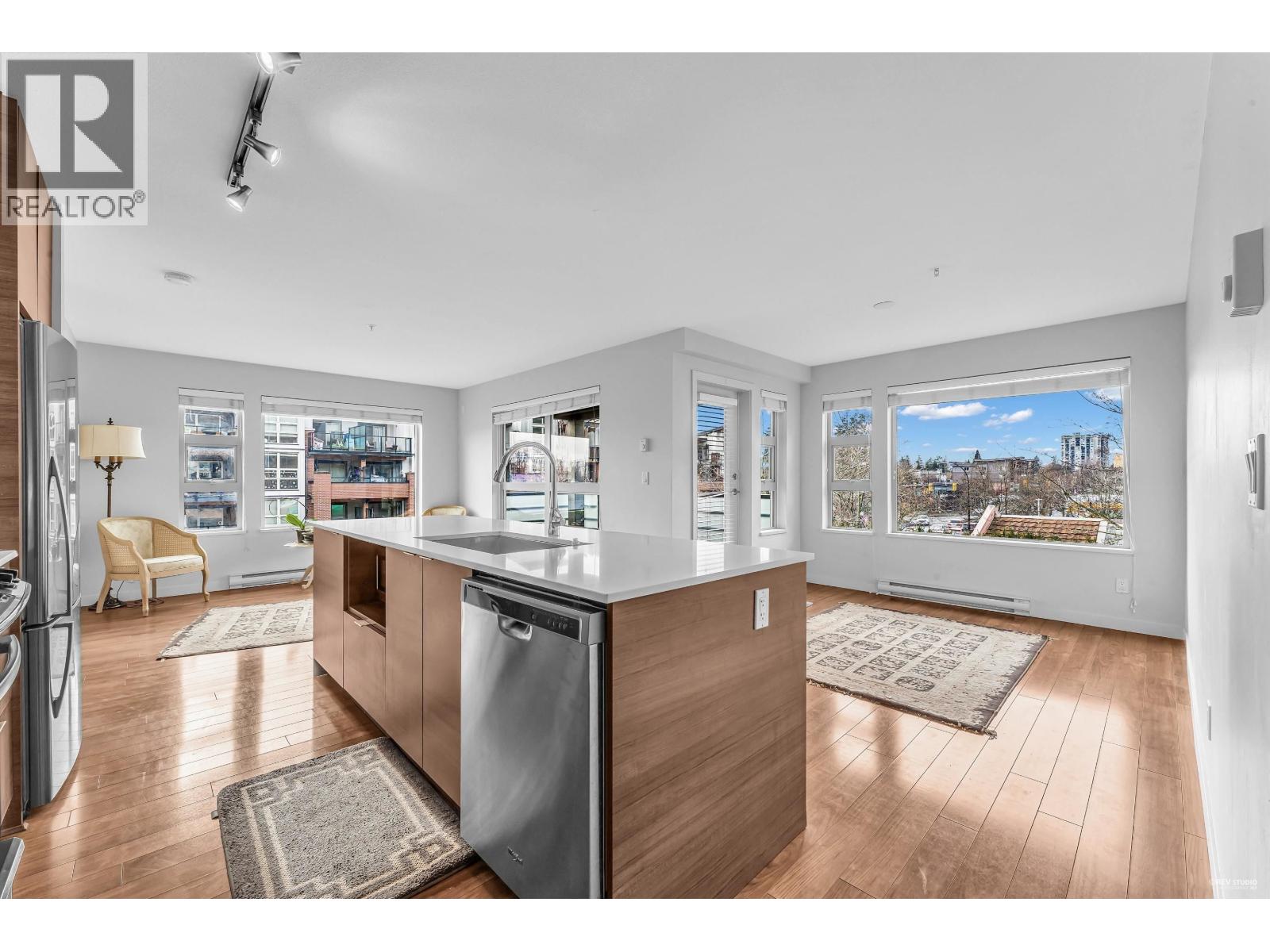 305 1677 LLOYD AVENUE, North Vancouver — photo 6