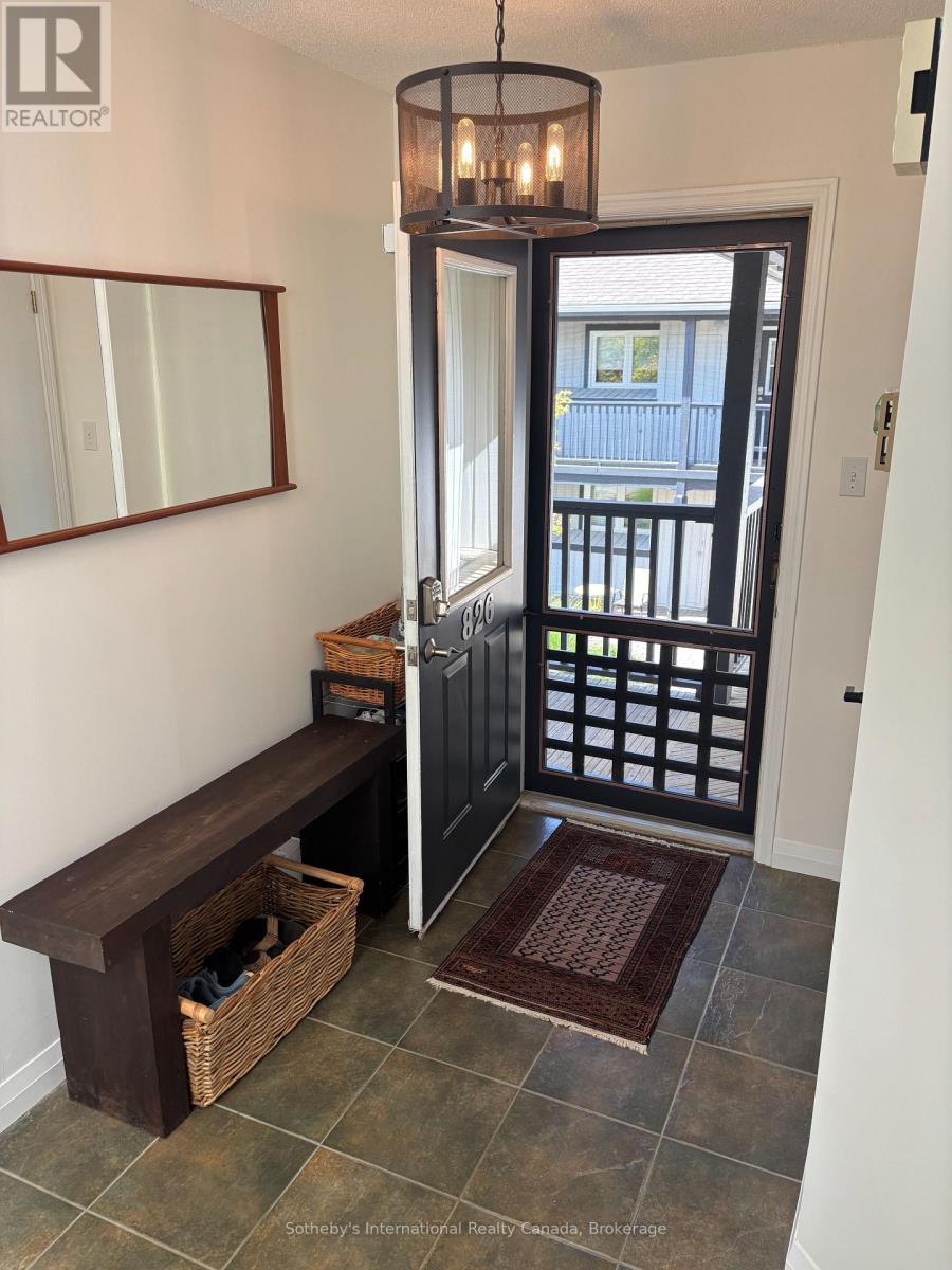 826 SUNCREST CIRCLE, Collingwood — photo 4