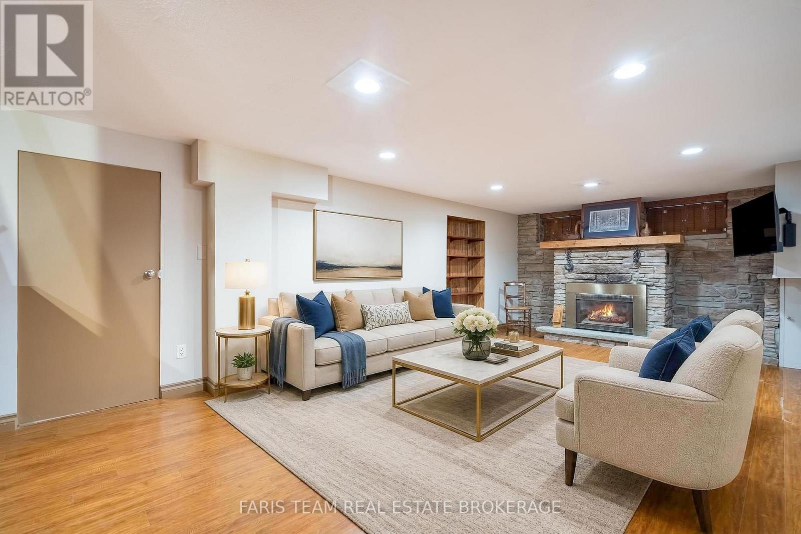 51 DAVIES CRESCENT - Image 32