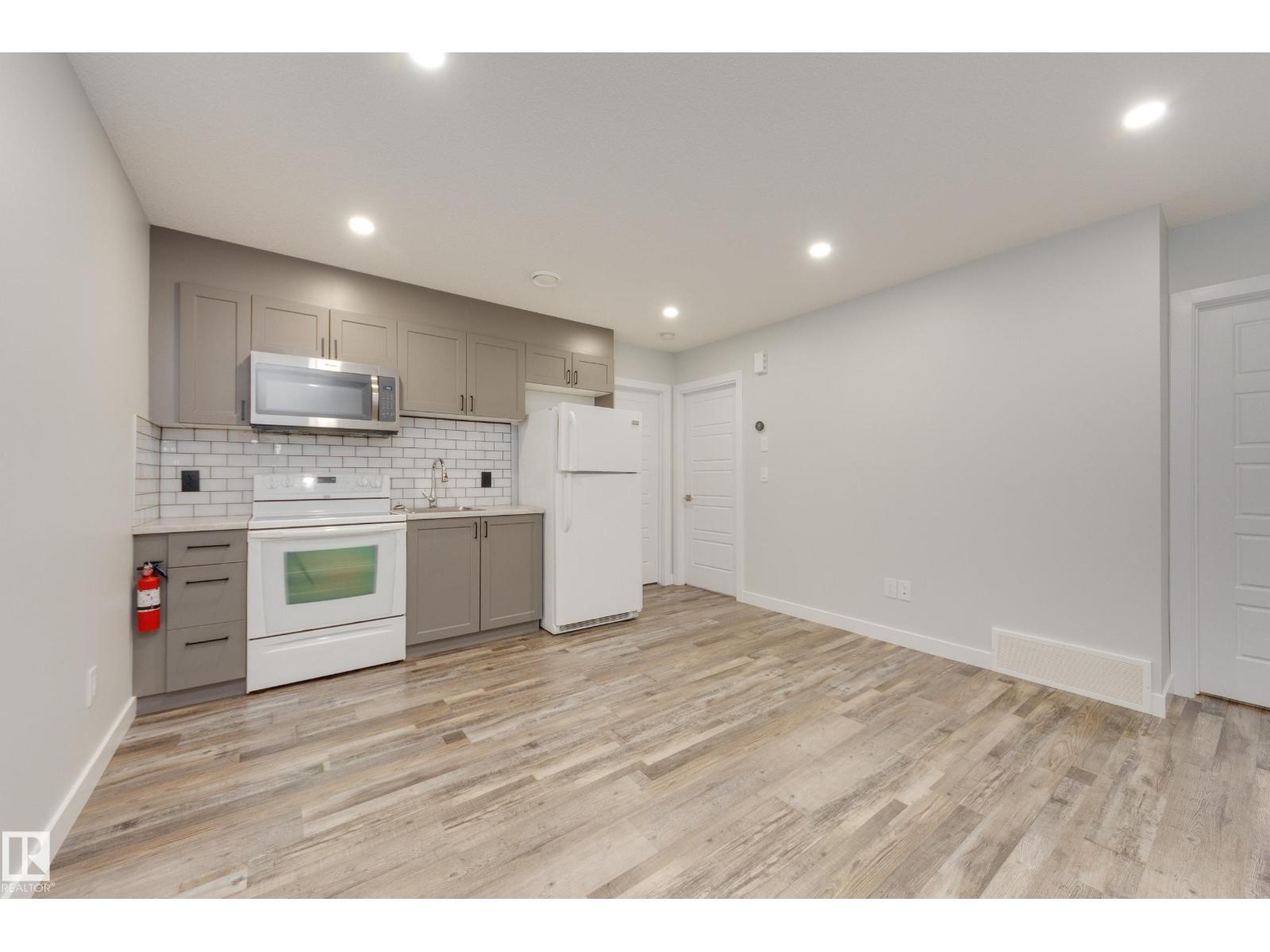 8623 223 ST NW - Image 24