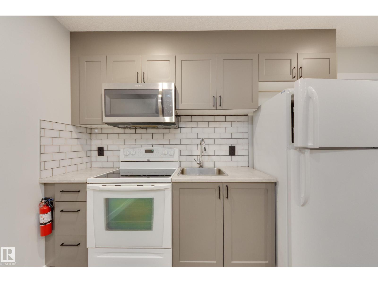 8623 223 ST NW - 25