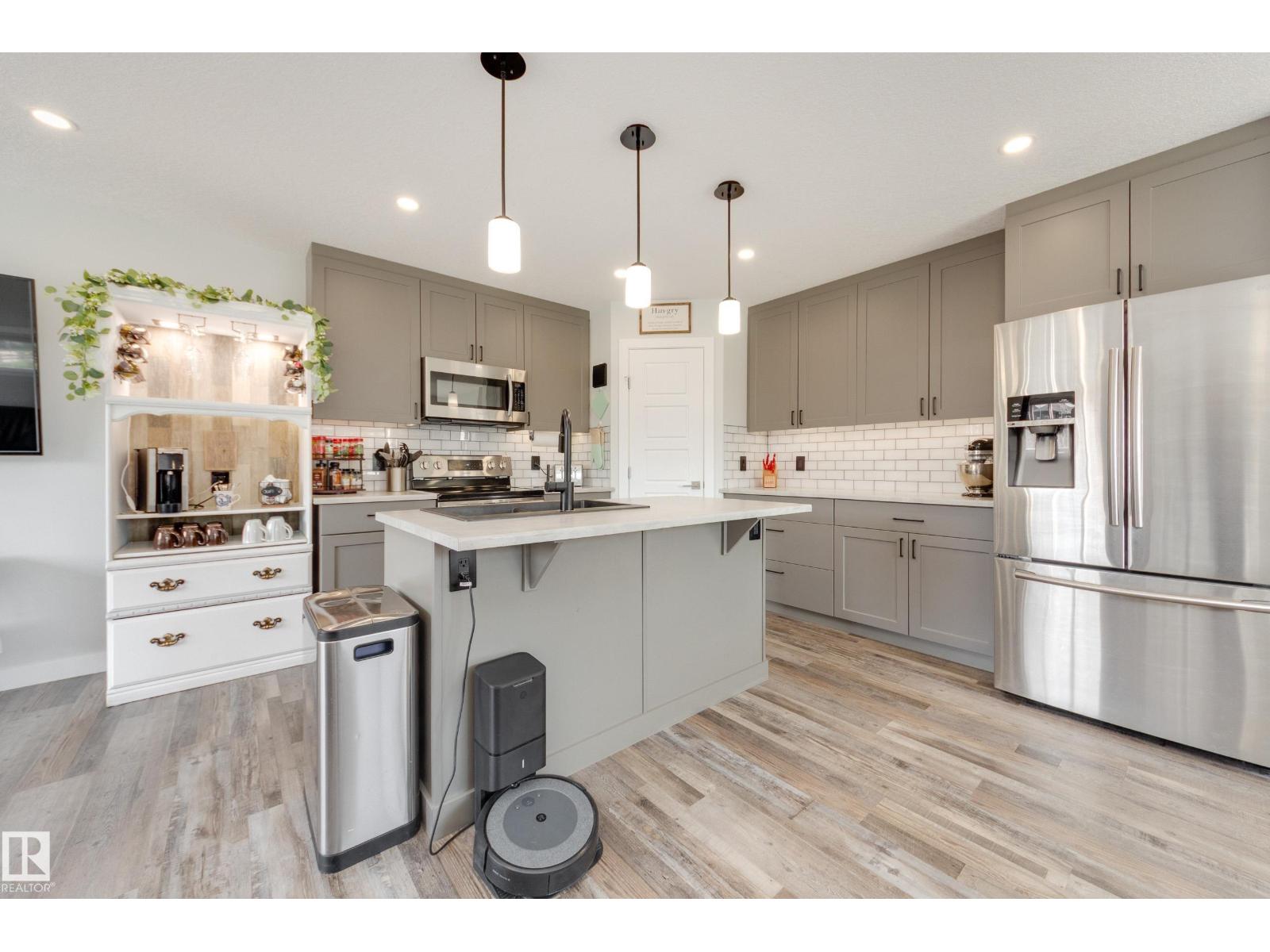 8623 223 ST NW - 8
