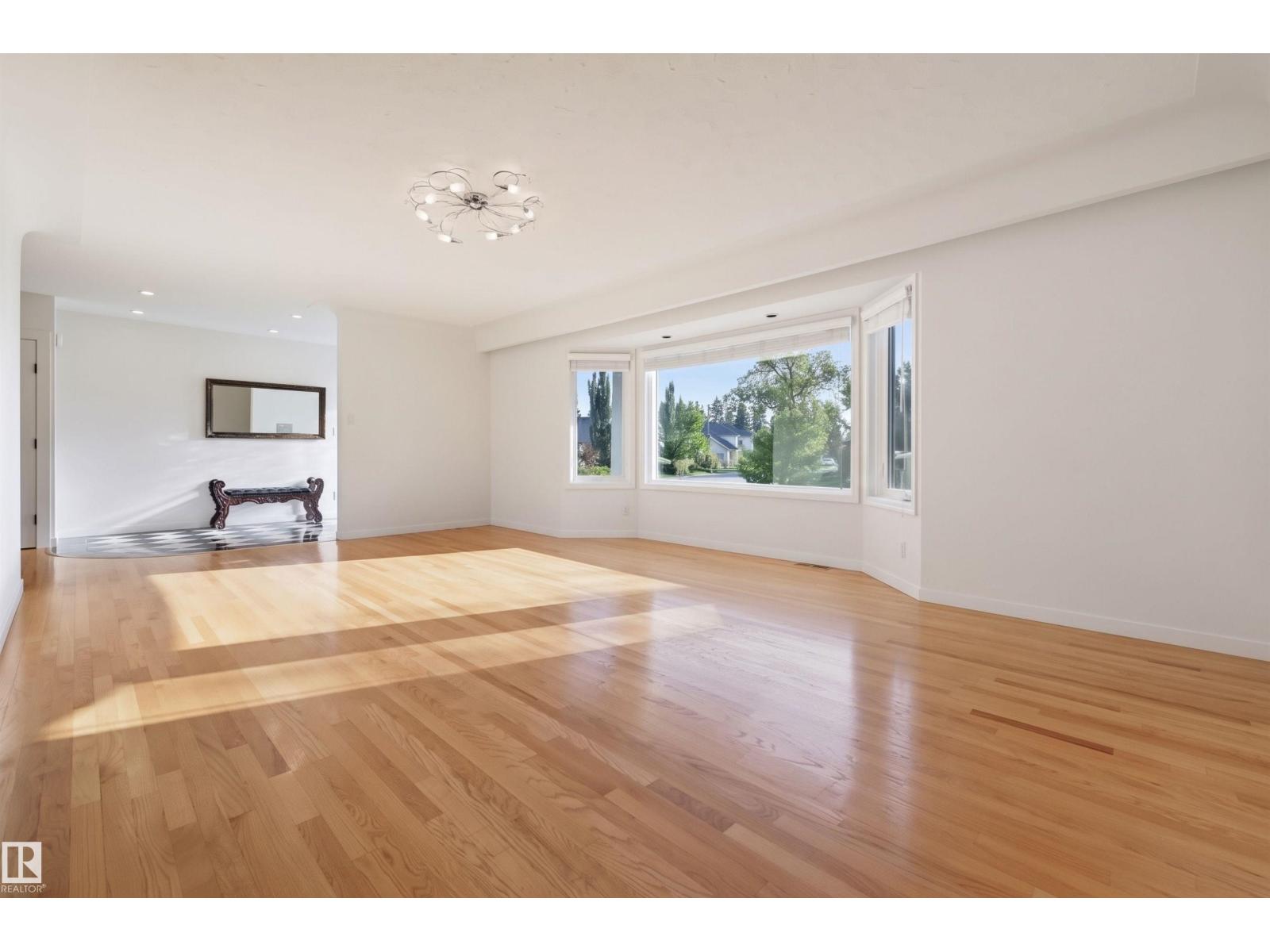 9728 141 ST NW - 10