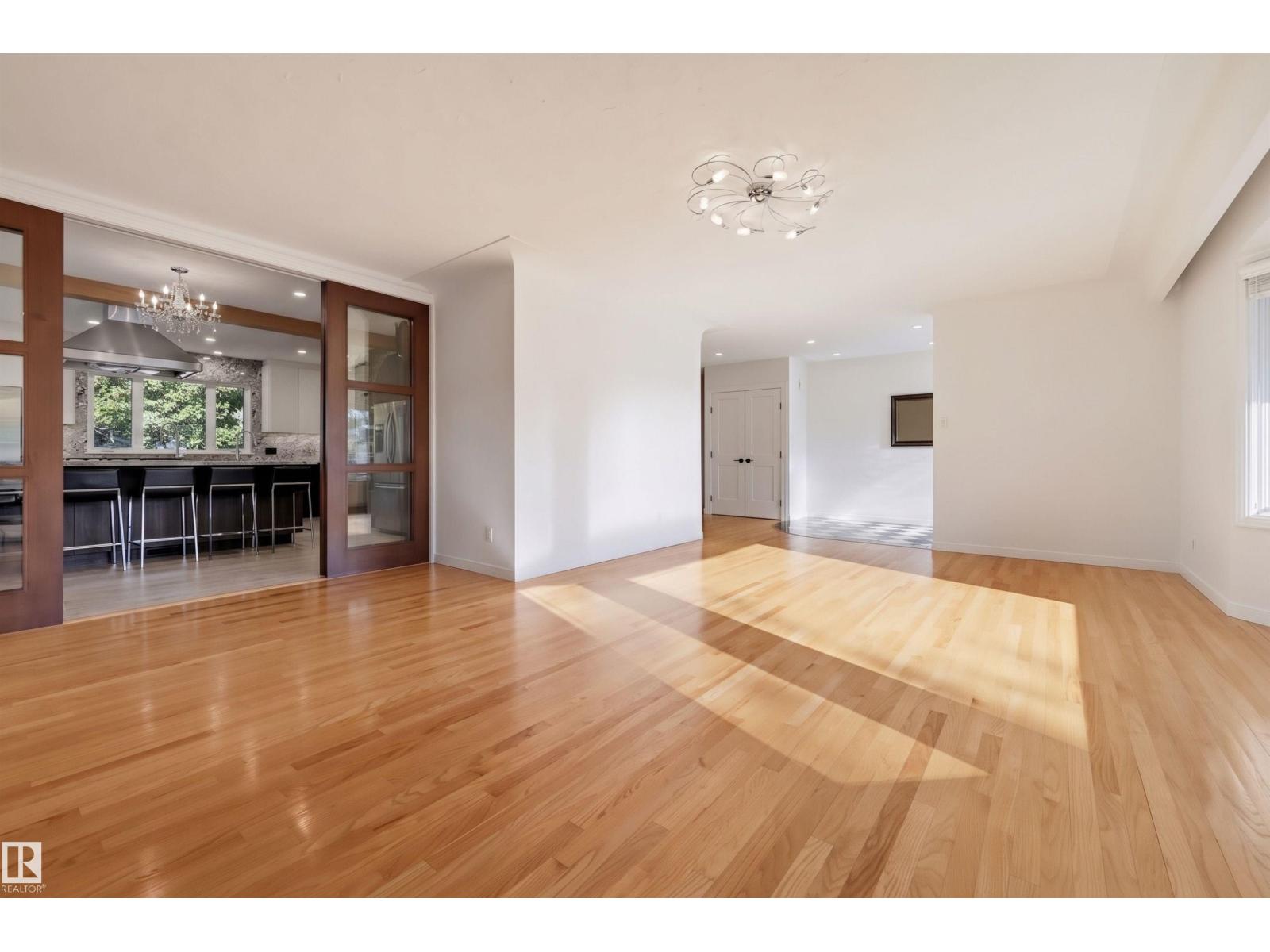 9728 141 ST NW - 12