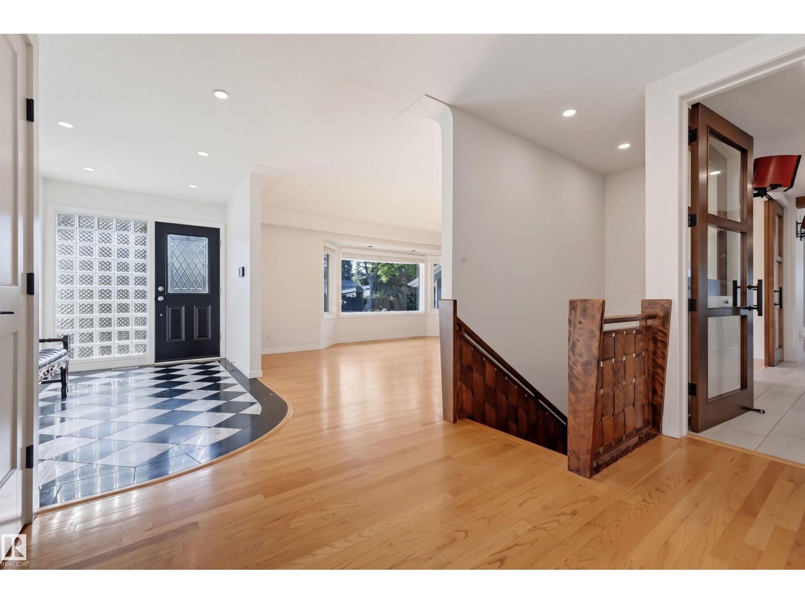 9728 141 ST NW - 14