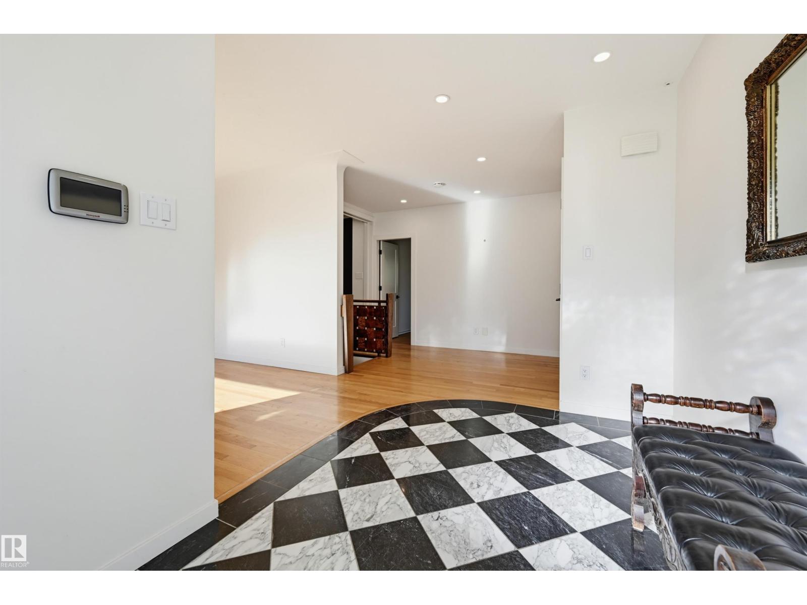9728 141 ST NW - 15