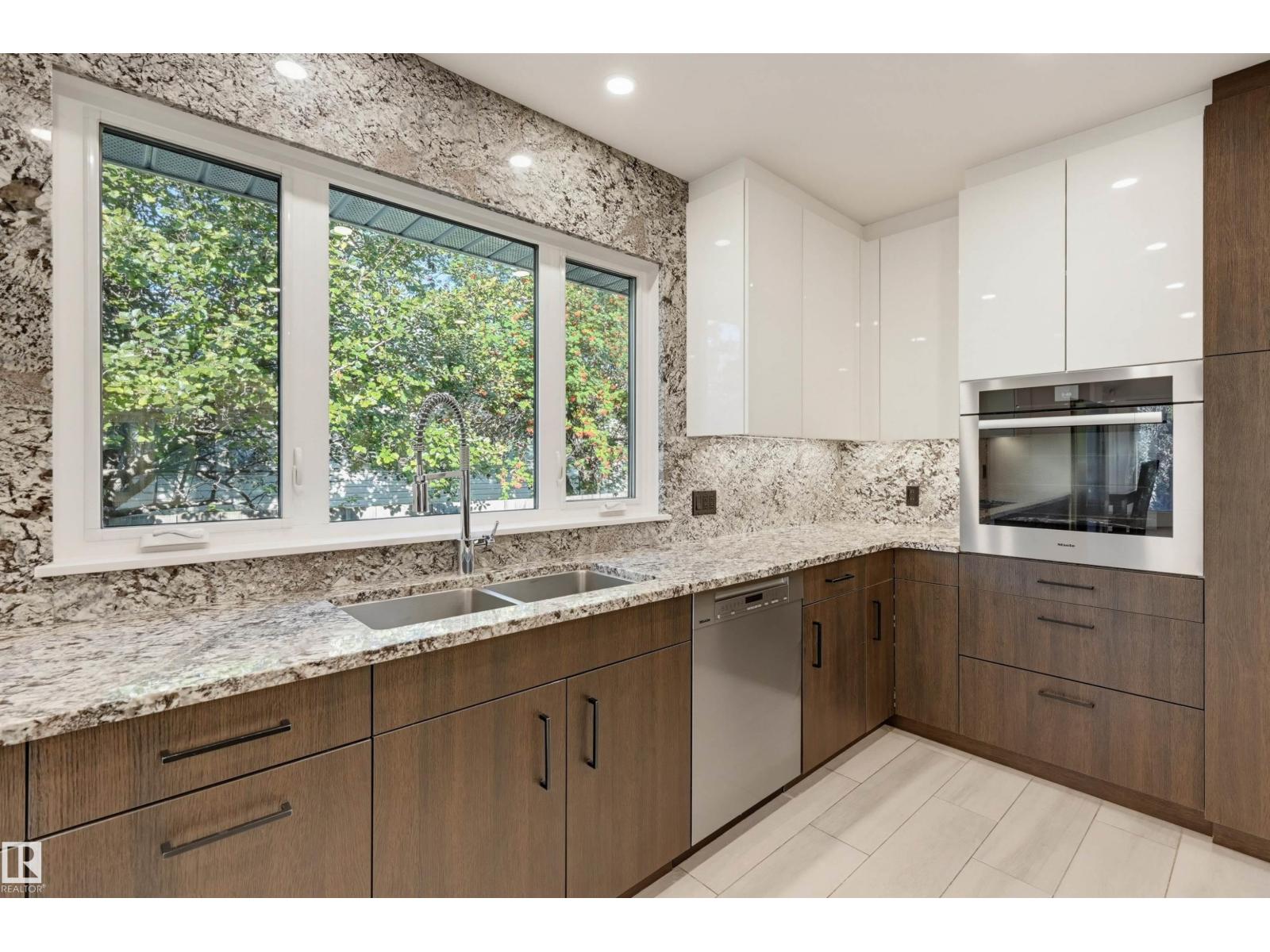 9728 141 ST NW - Image 22