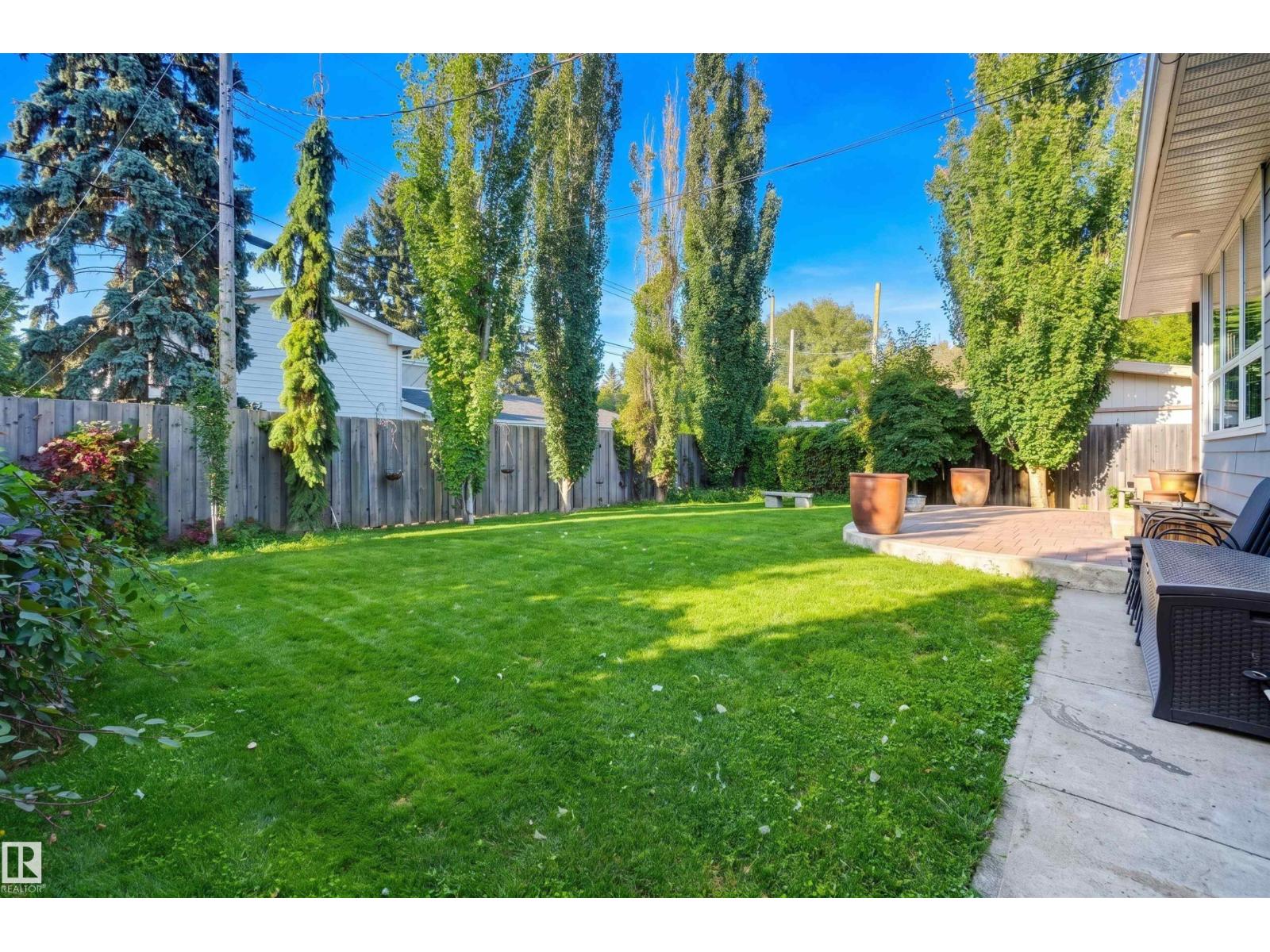 9728 141 ST NW - 33