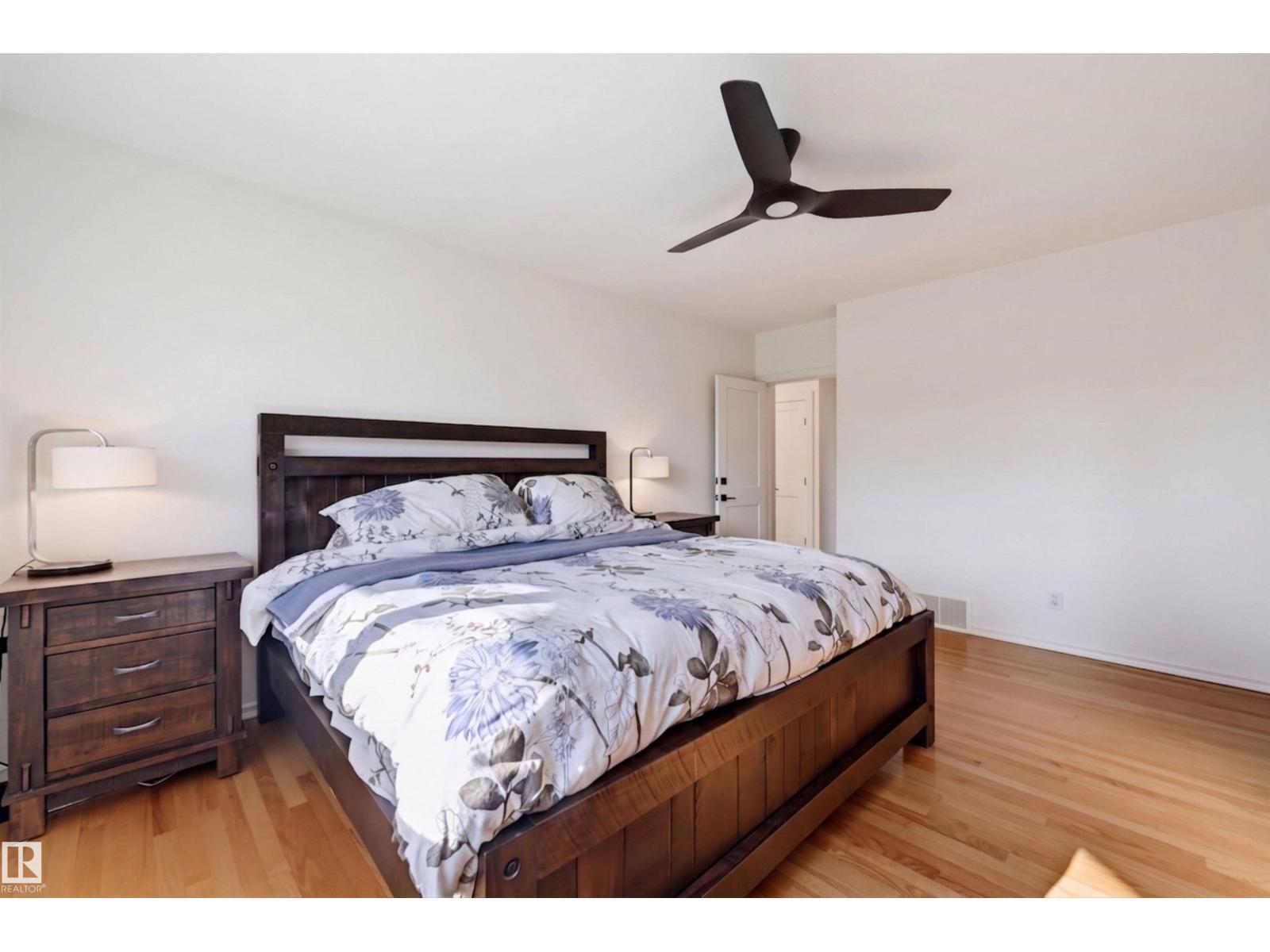 9728 141 ST NW - 39
