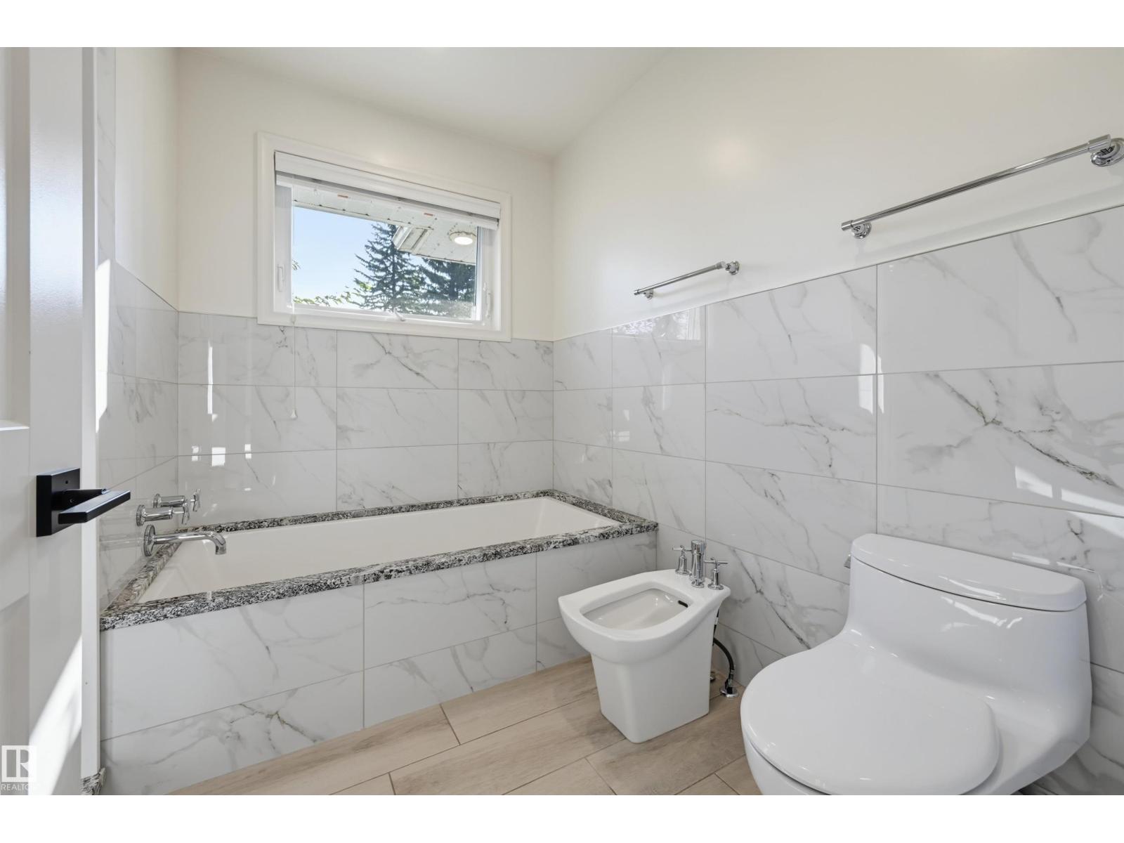 9728 141 ST NW - Image 42