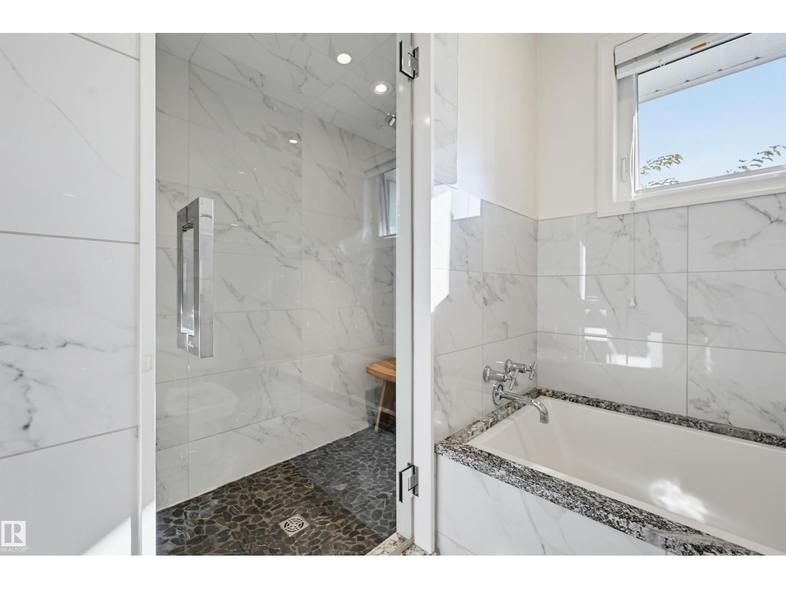 9728 141 ST NW - 43