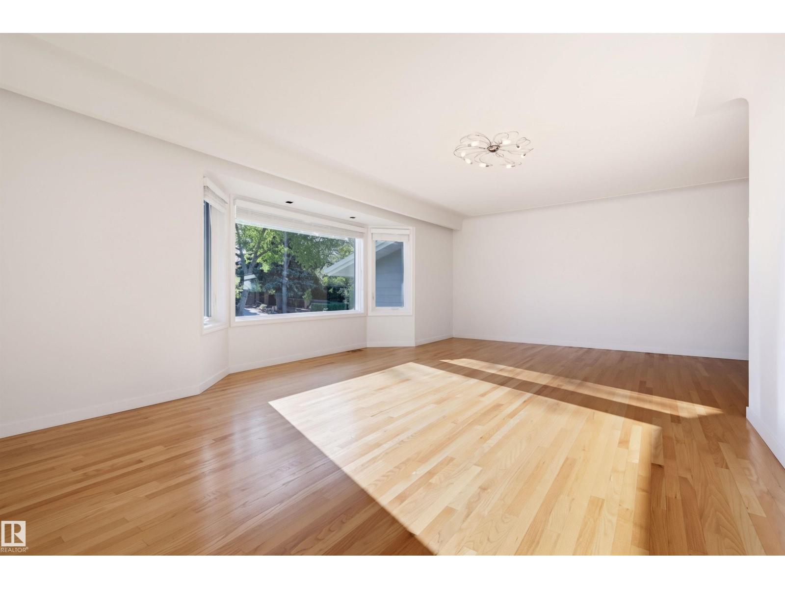 9728 141 ST NW - 8