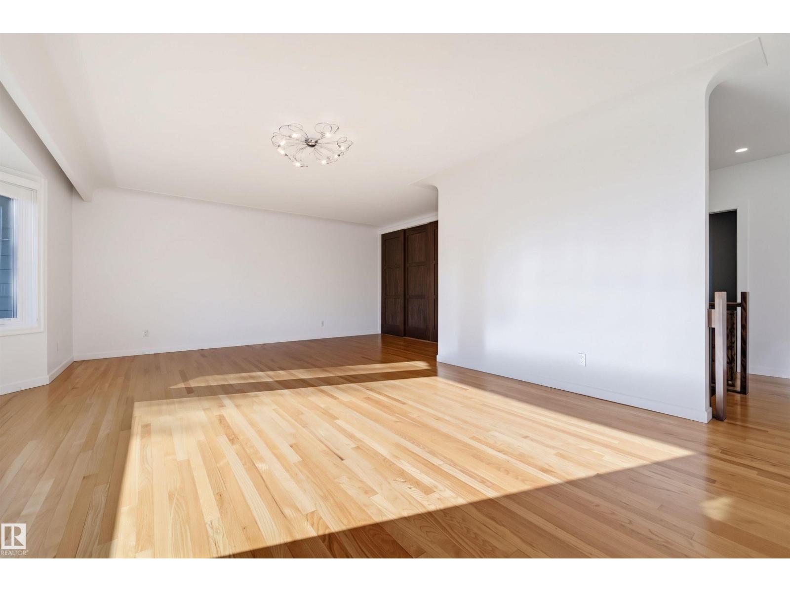 9728 141 ST NW - 9