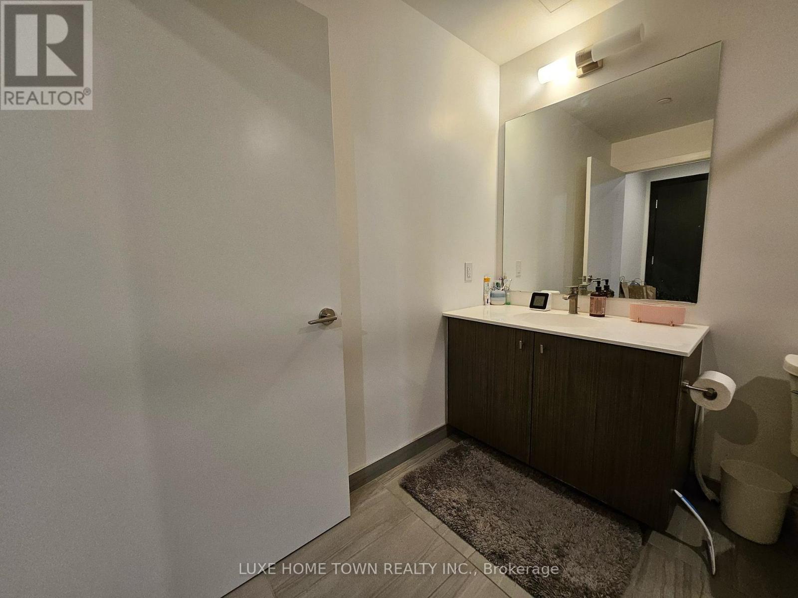 2808 - 15 WELLINGTON STREET S — photo 2