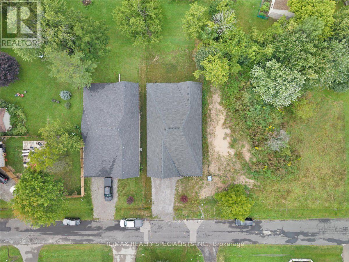 7 SCOTT DRIVE - 43