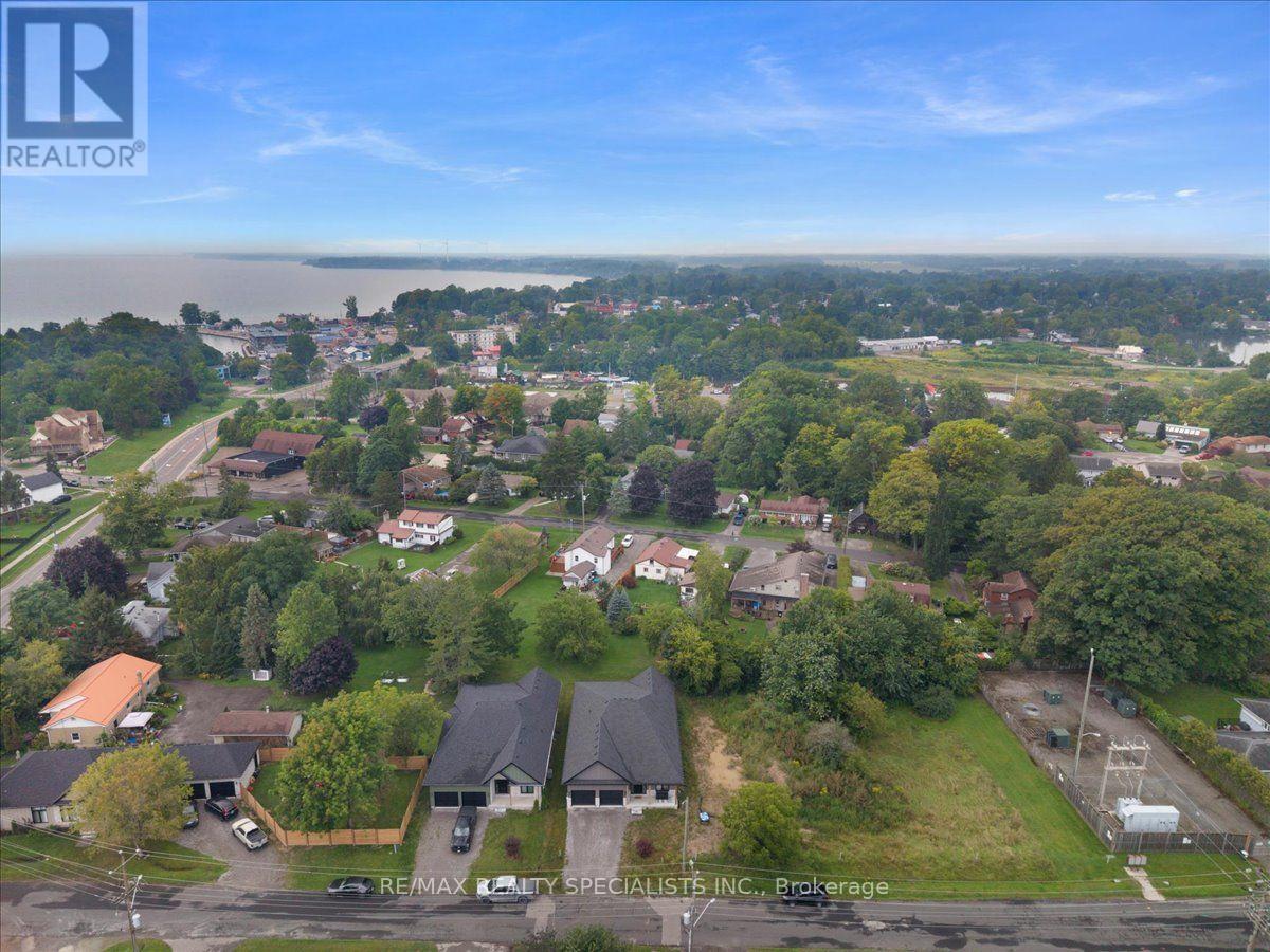 7 SCOTT DRIVE - 44