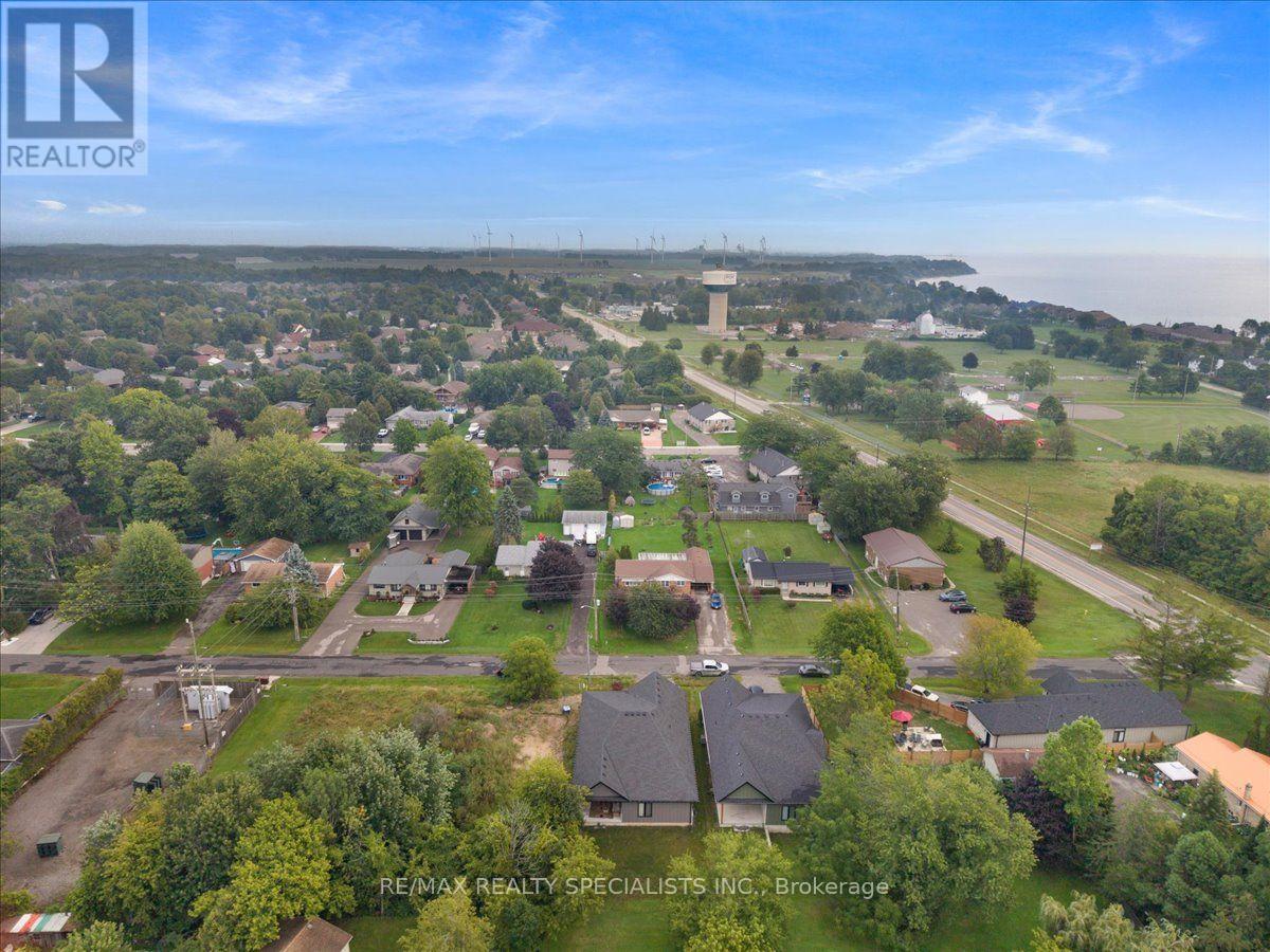 7 SCOTT DRIVE - 47
