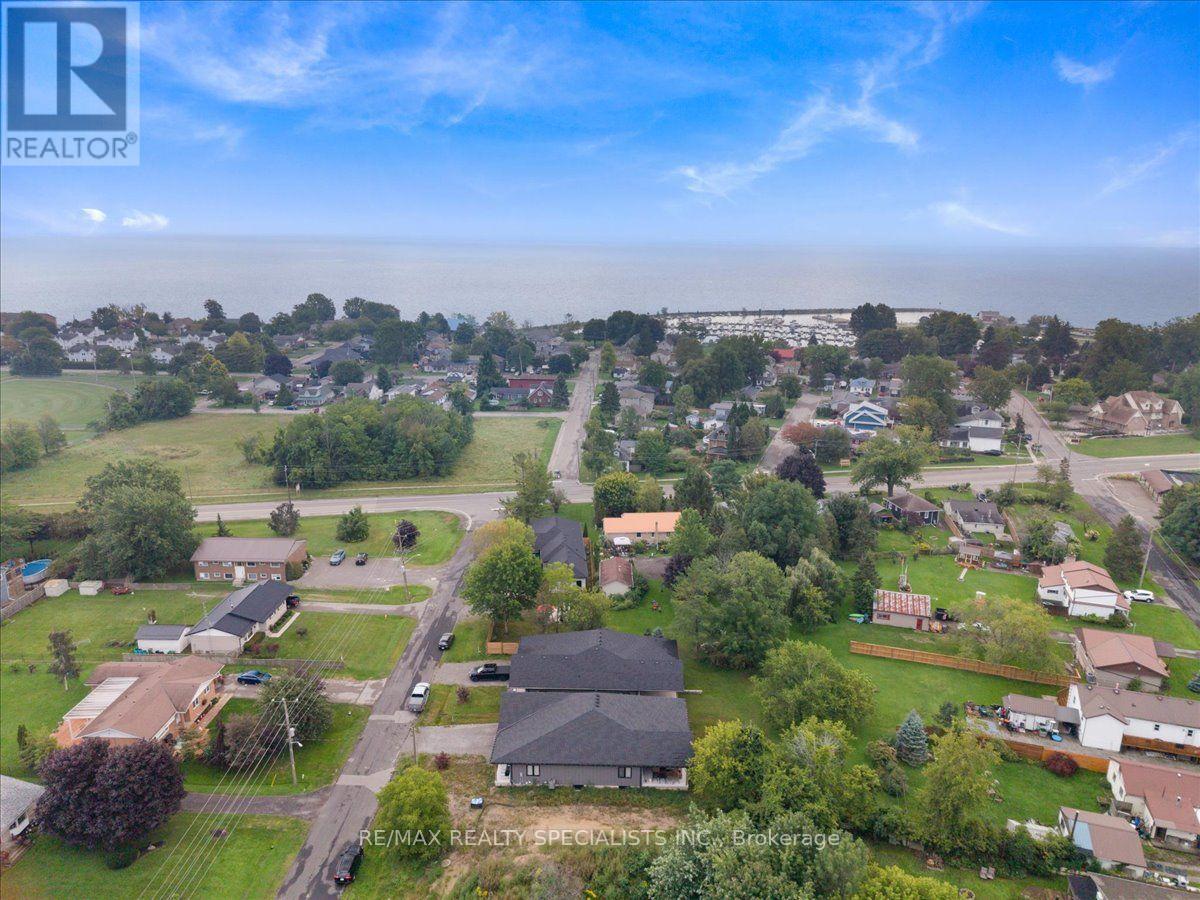 7 SCOTT DRIVE - 49