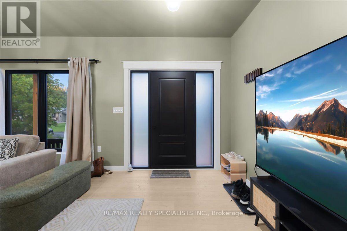 7 SCOTT DRIVE - 6