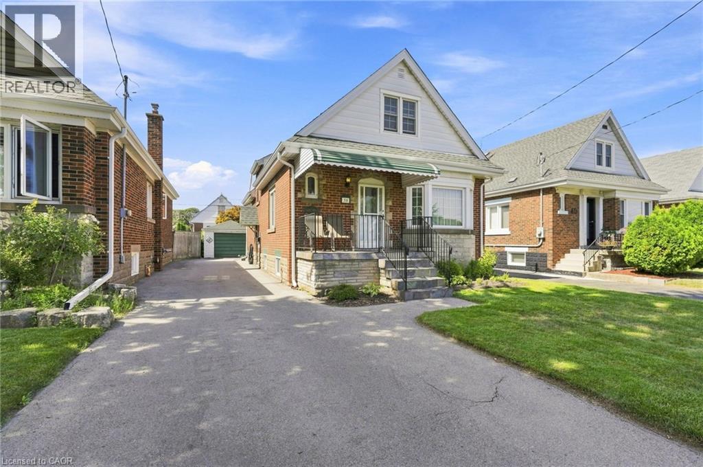 38 GARSIDE Avenue S - Image 3