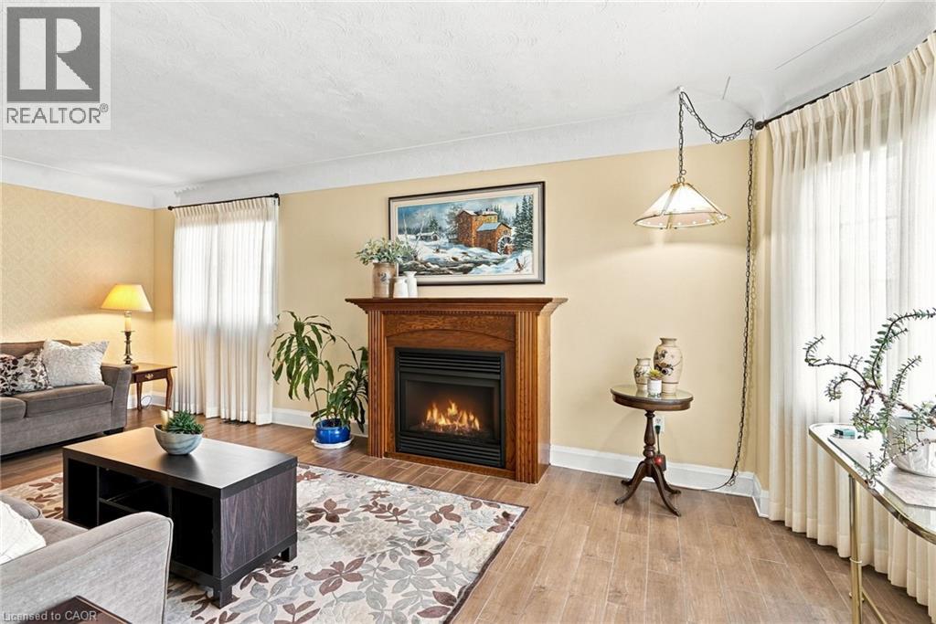 38 GARSIDE Avenue S - Image 6