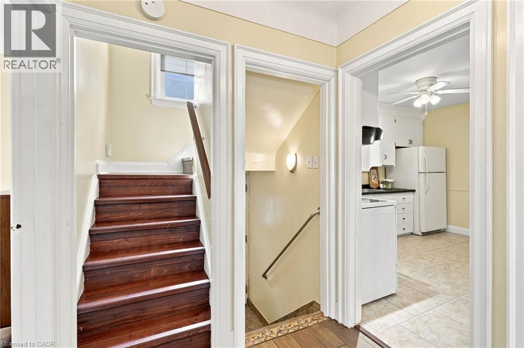38 GARSIDE Avenue S - 11